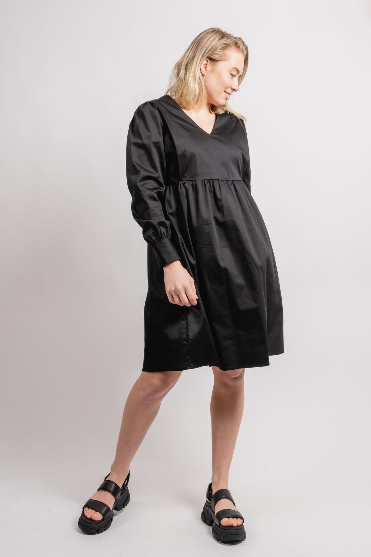 Cilla Bomba Short Dress - Svart