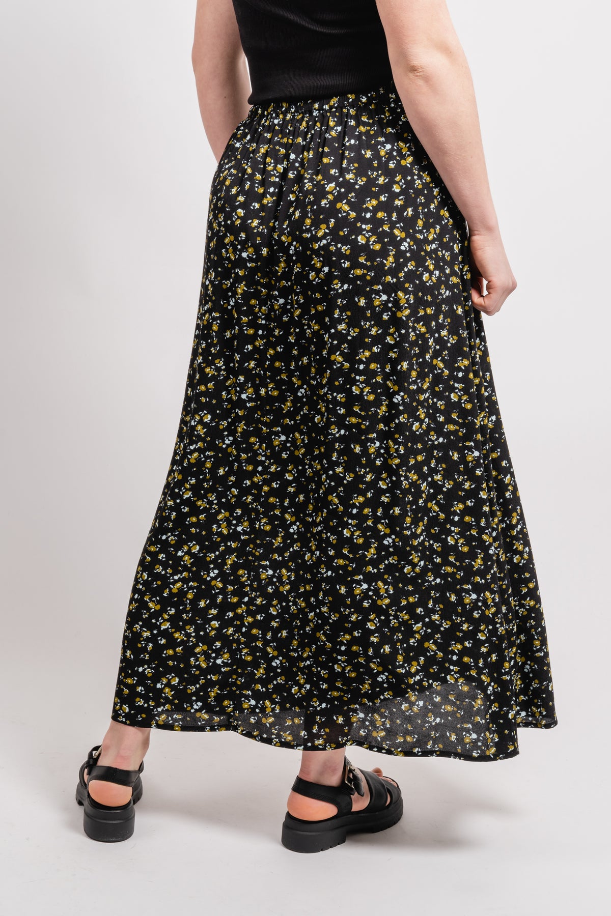 Bellaris Jalina Skirt Aop - Black Flowers