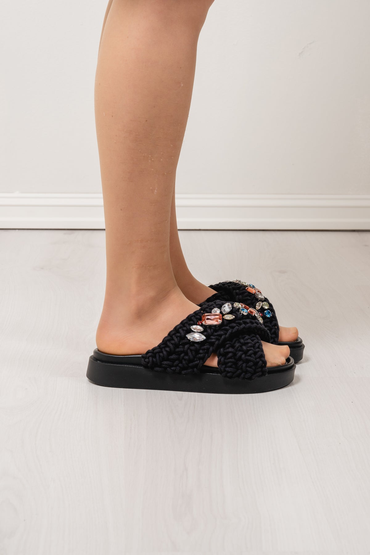 Woven Stones - Black
