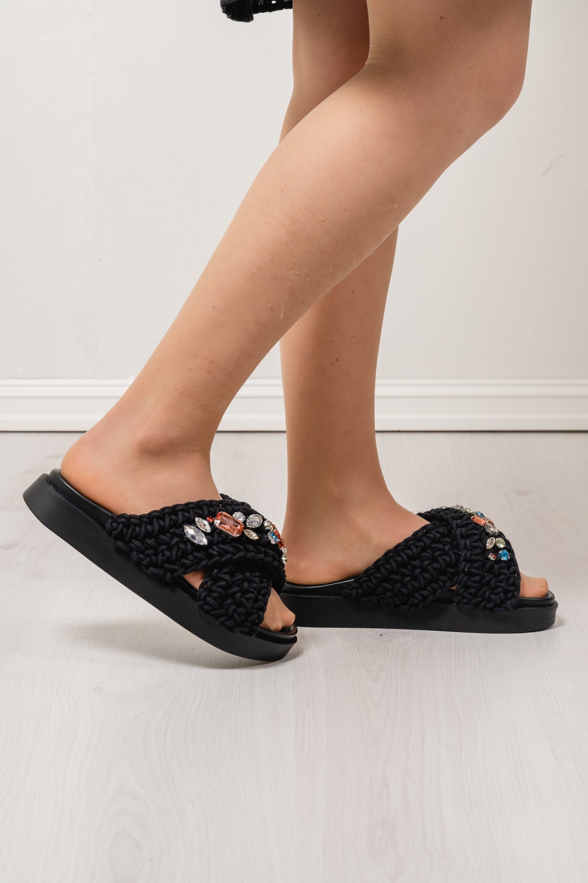 Woven Stones - Black