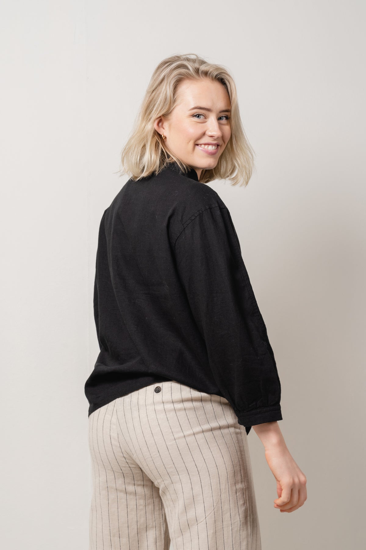 AmosIW Blus - Svart