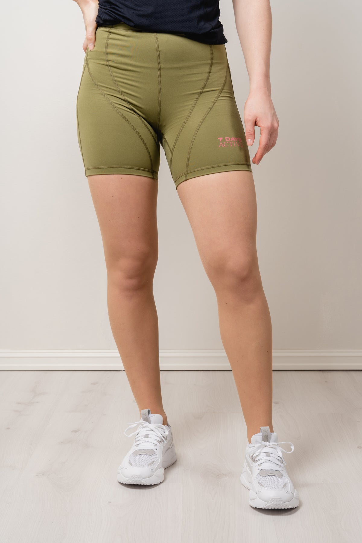 Chica Bike Shorts - Capulet Olive