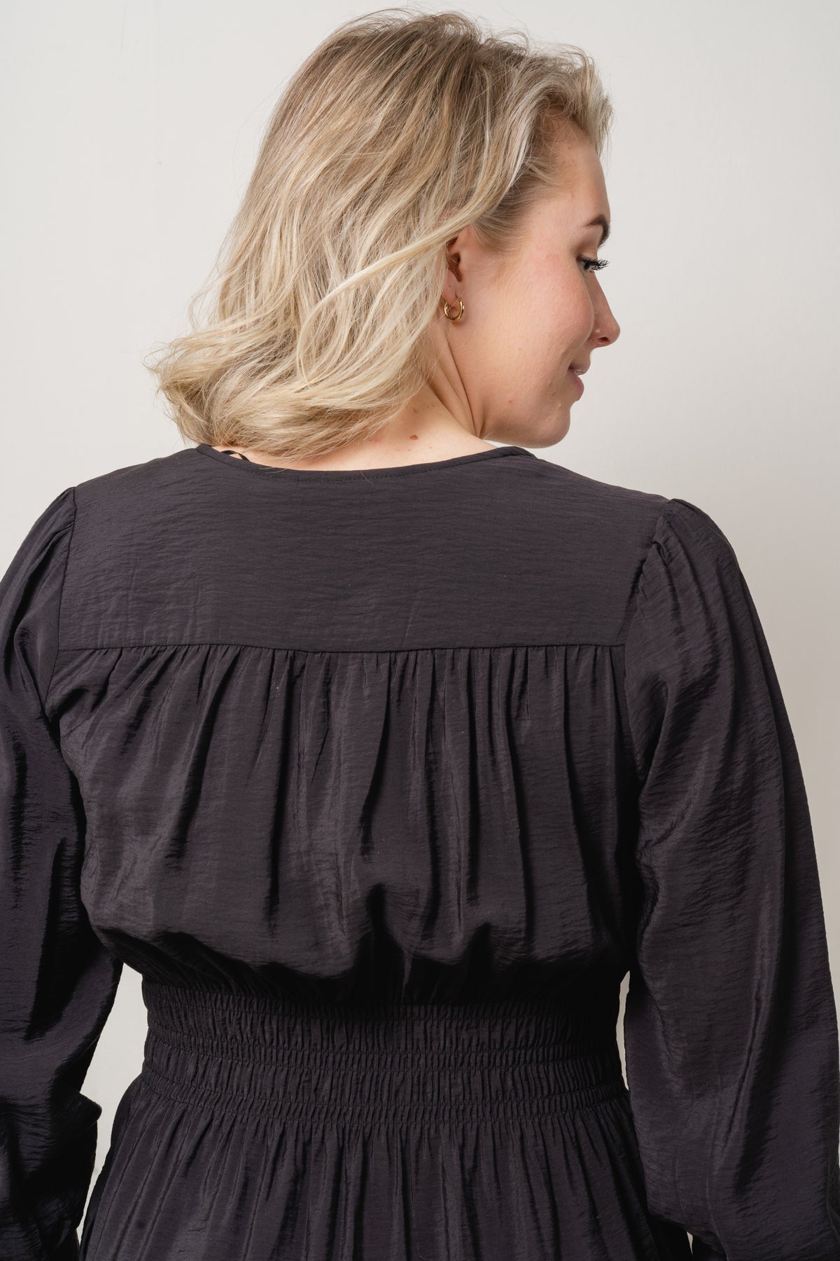 Karrie Ladonna Dress - Svart
