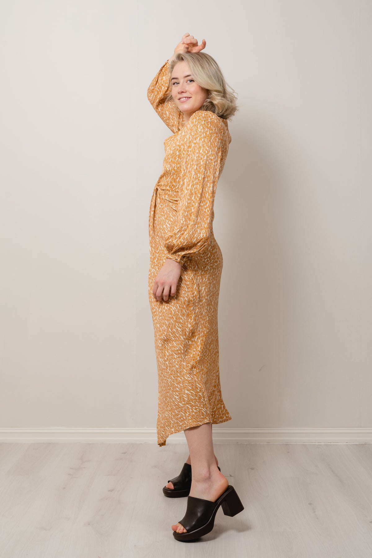 Rattan Dress - Apricot