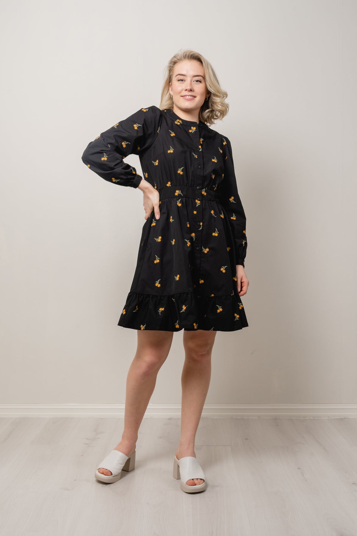 Nannie Nona Shirt Dress EMB - Black/Flower