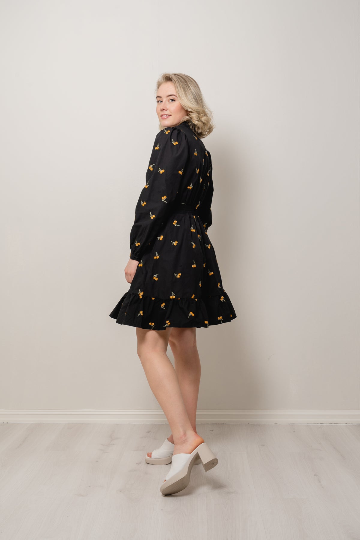 Nannie Nona Shirt Dress EMB - Black/Flower