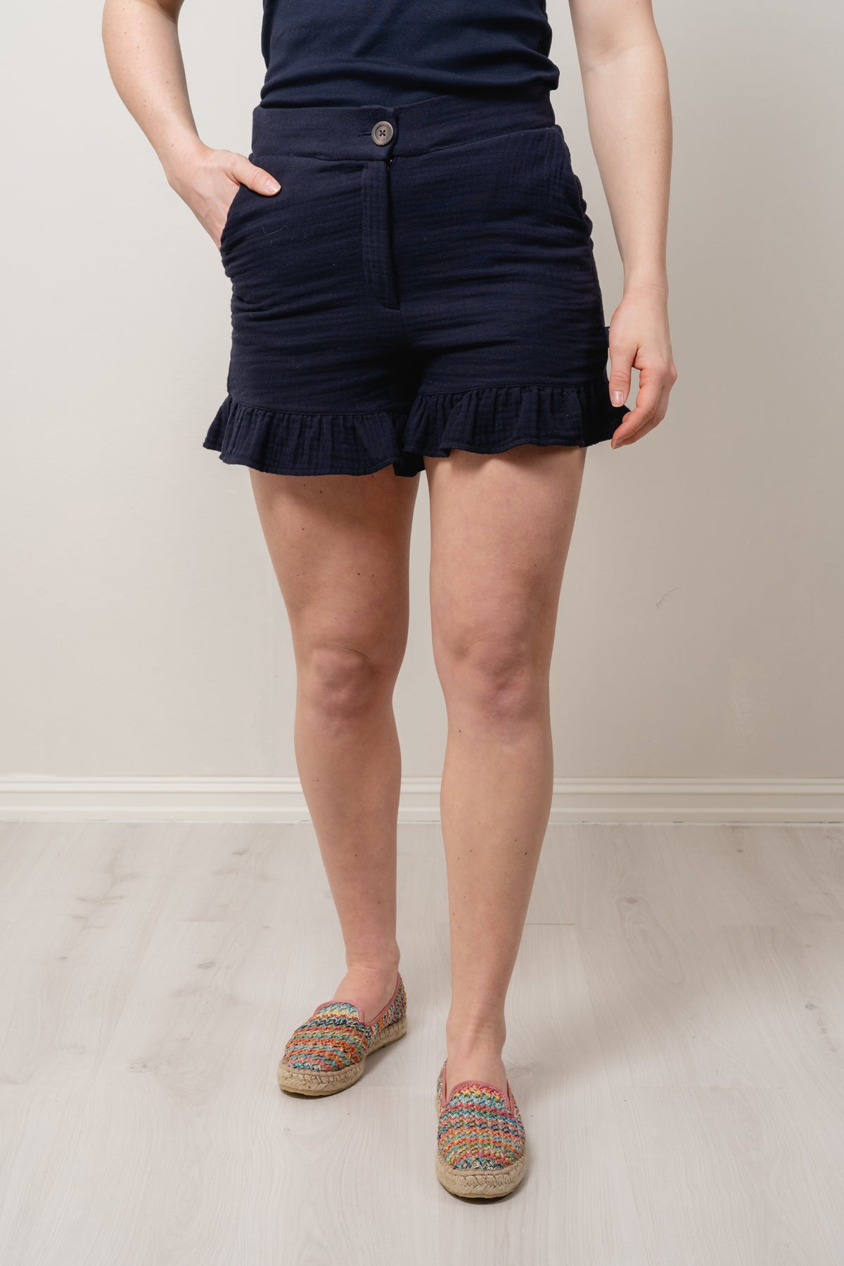 Mynthe Crepe Shorts - Navy