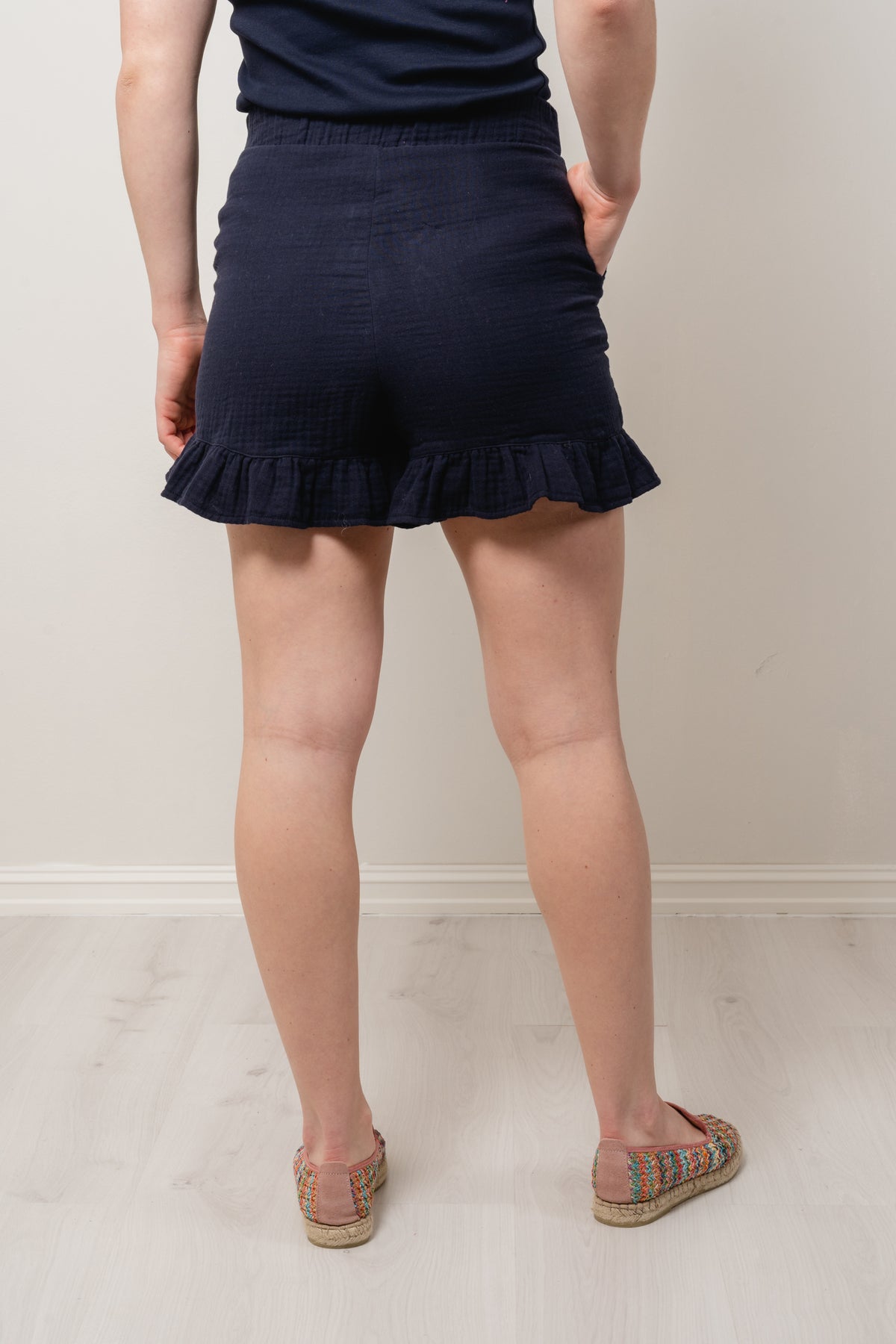 Mynthe Crepe Shorts - Navy