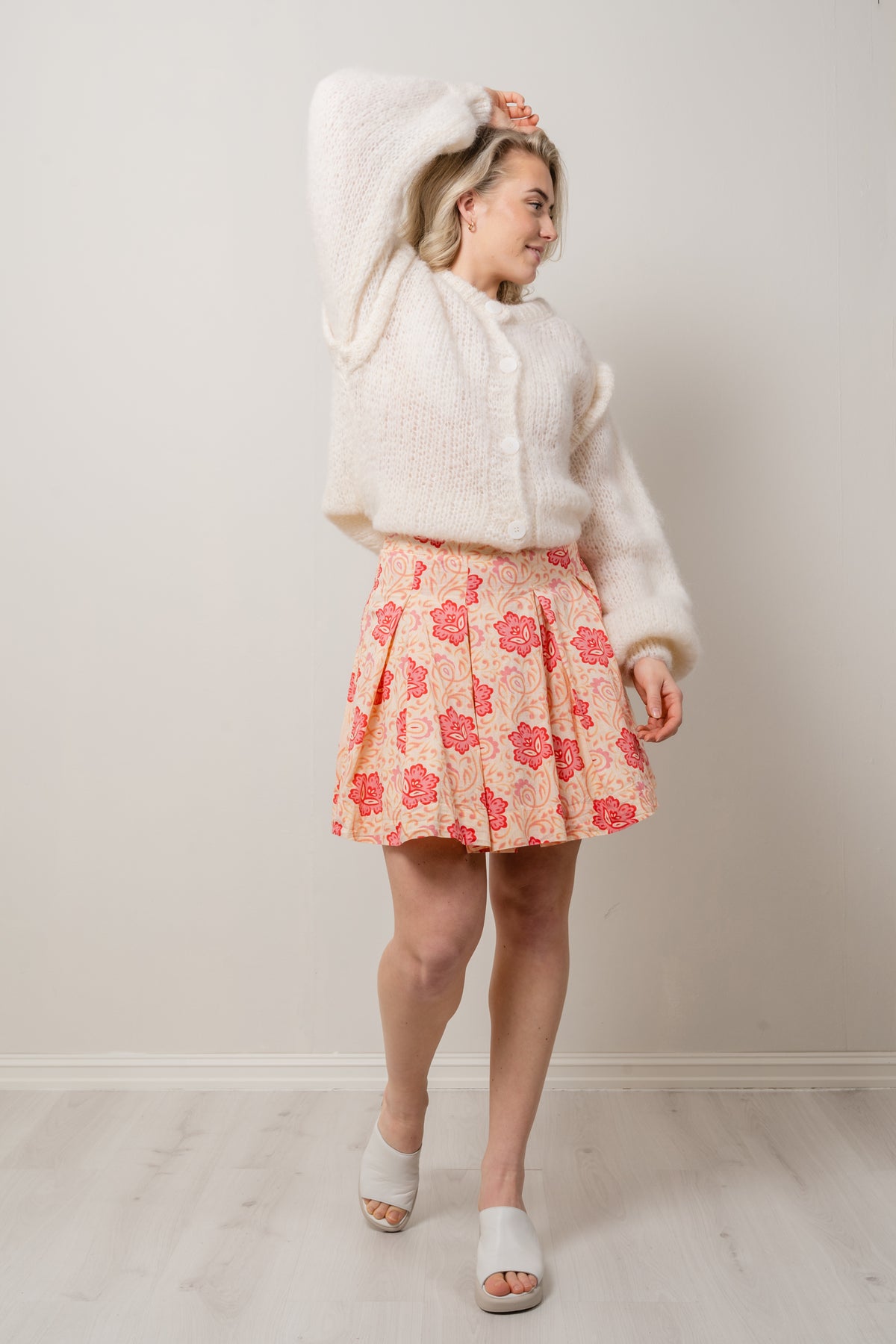 Olly Cardigan - White