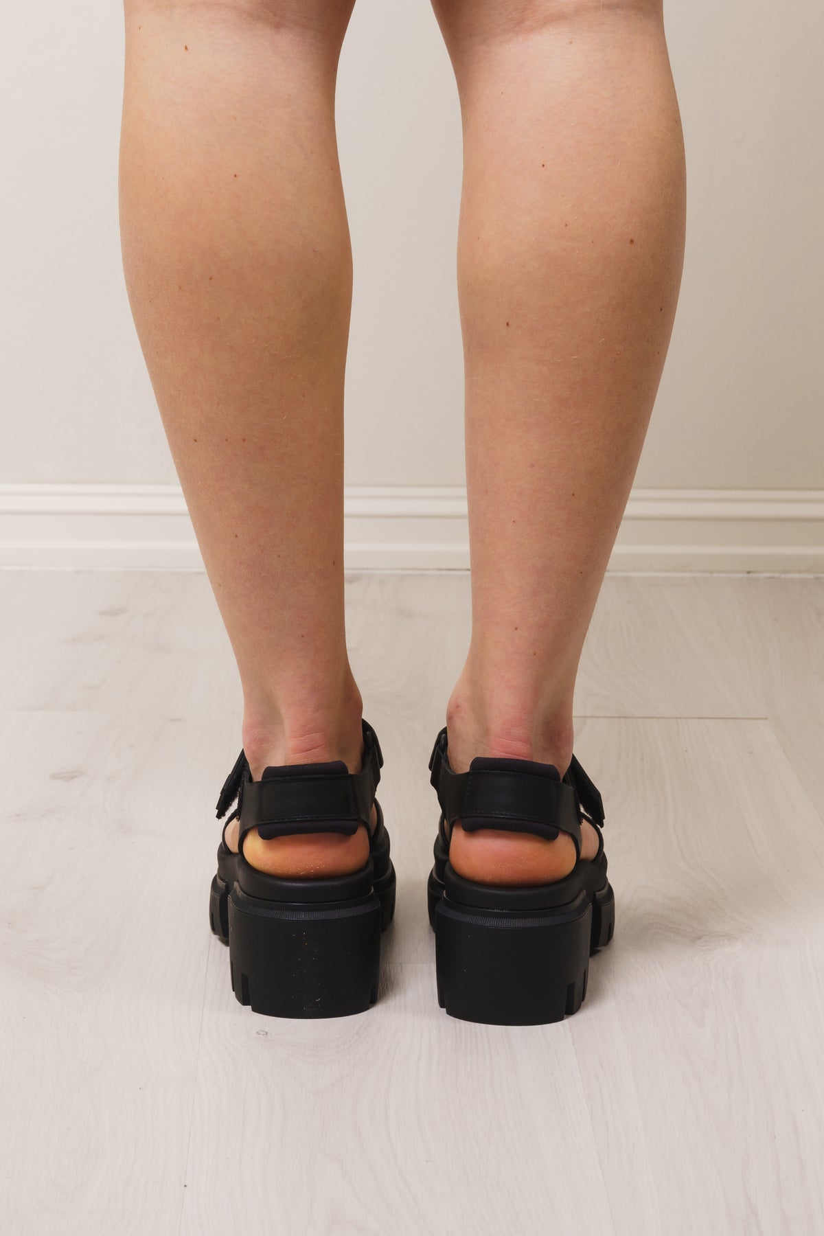 Everleigh Backstrap Sandal - Black