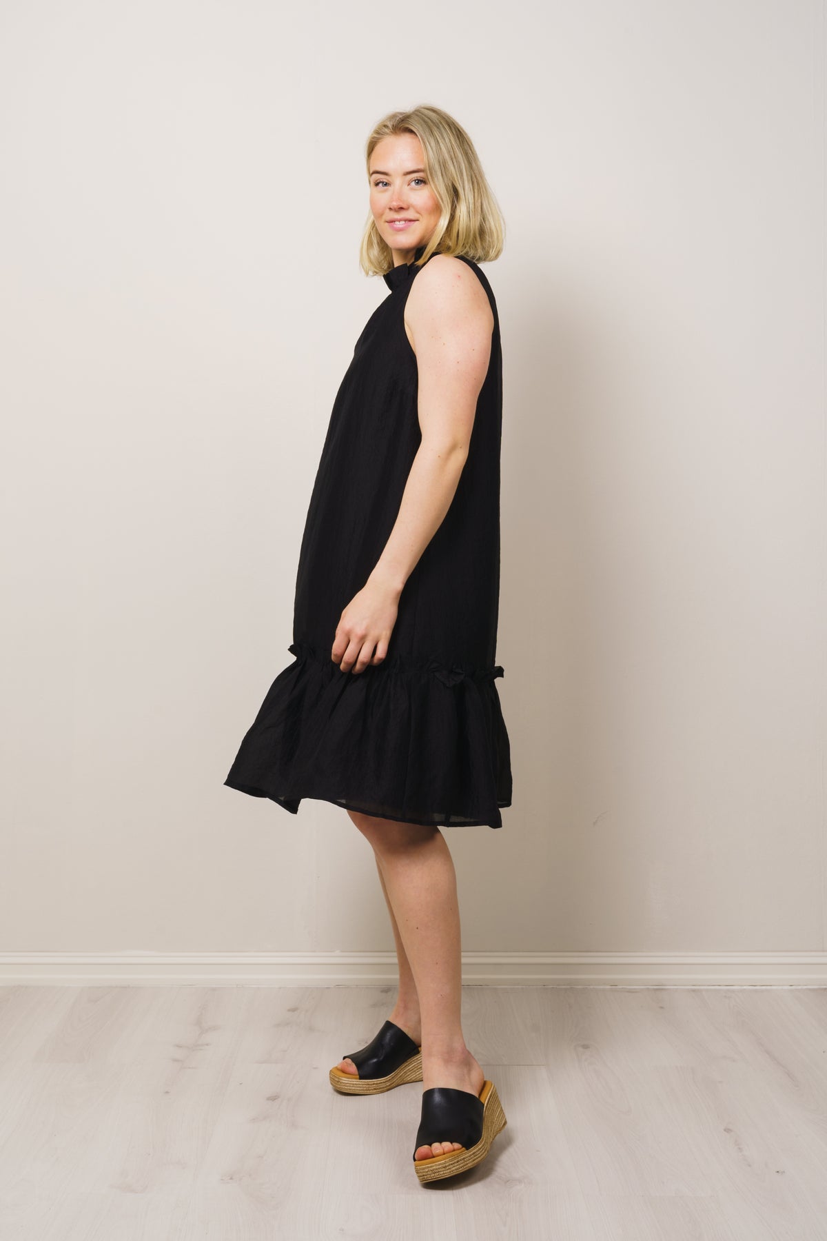 MoniqueCC Halterneck CropDress - Black