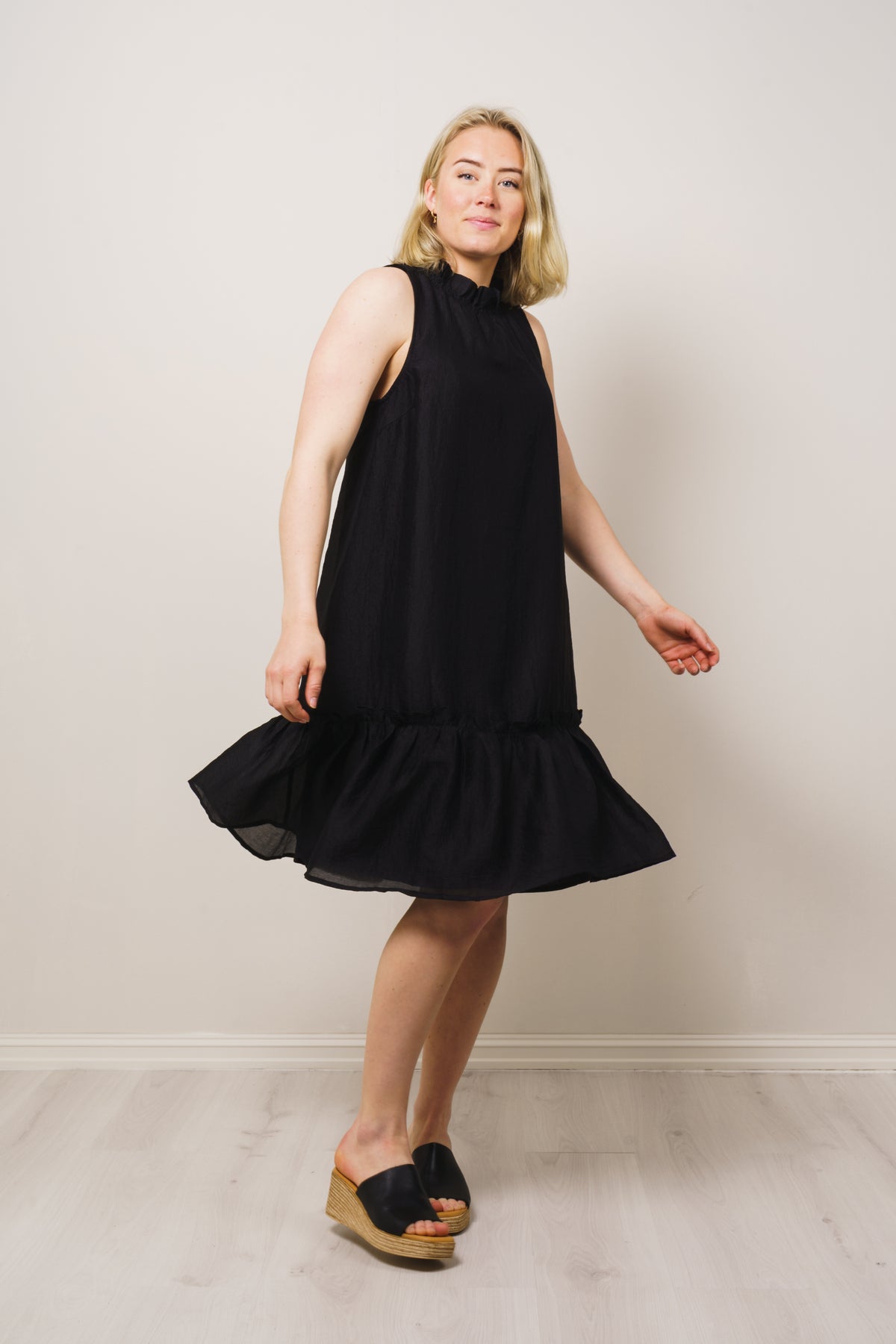 MoniqueCC Halterneck CropDress - Black