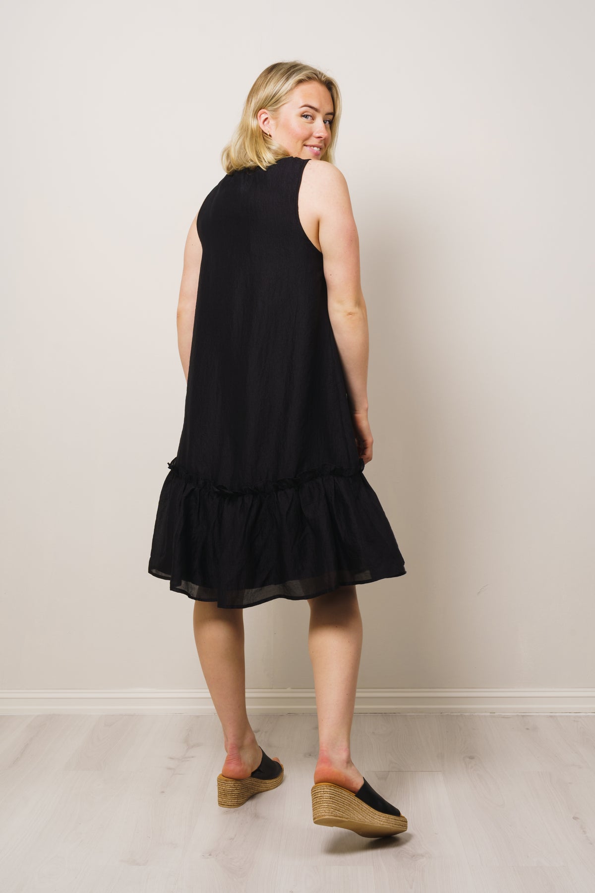 MoniqueCC Halterneck CropDress - Black