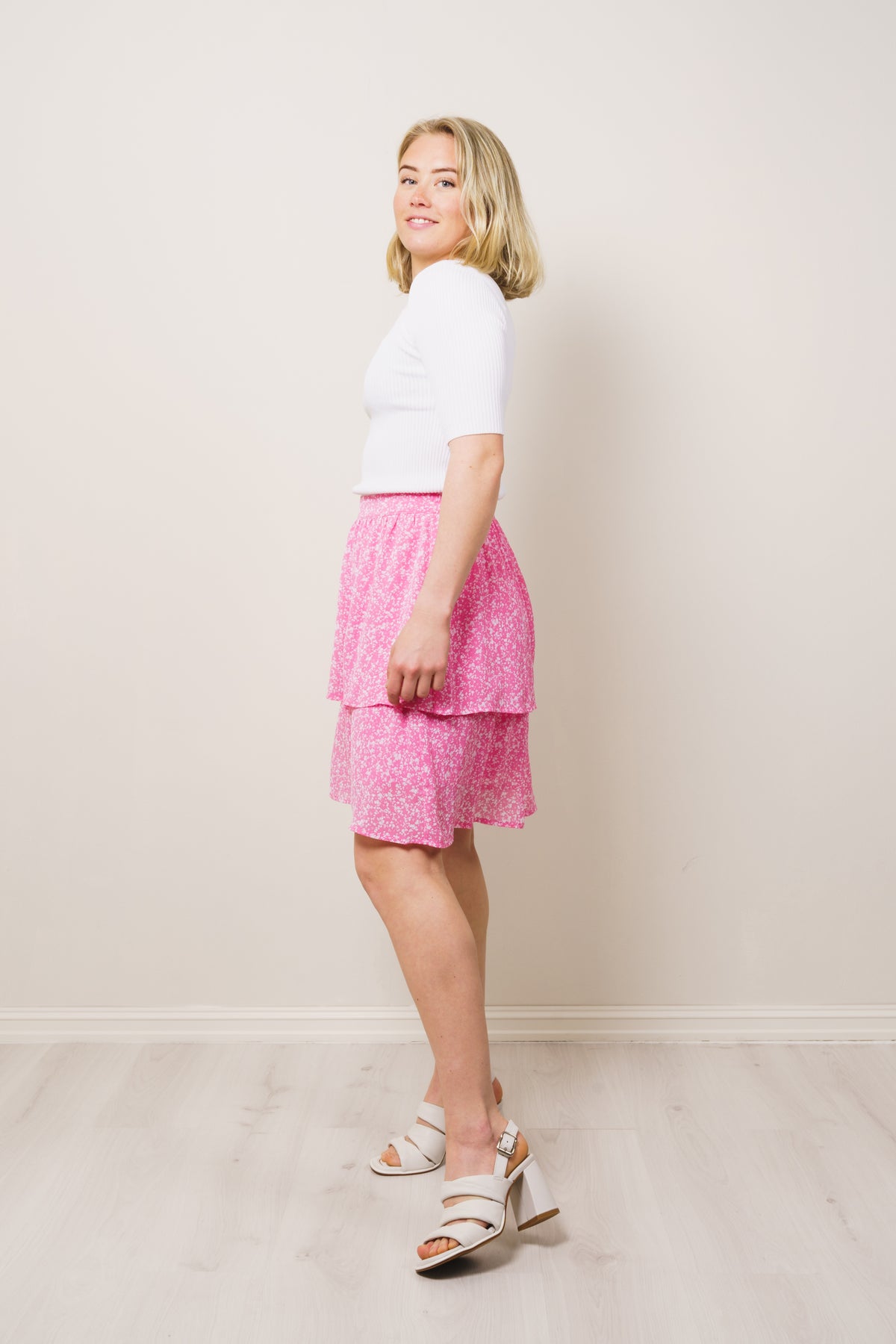 Elanina Rikkelie Short Skirt Aop - White Flowers