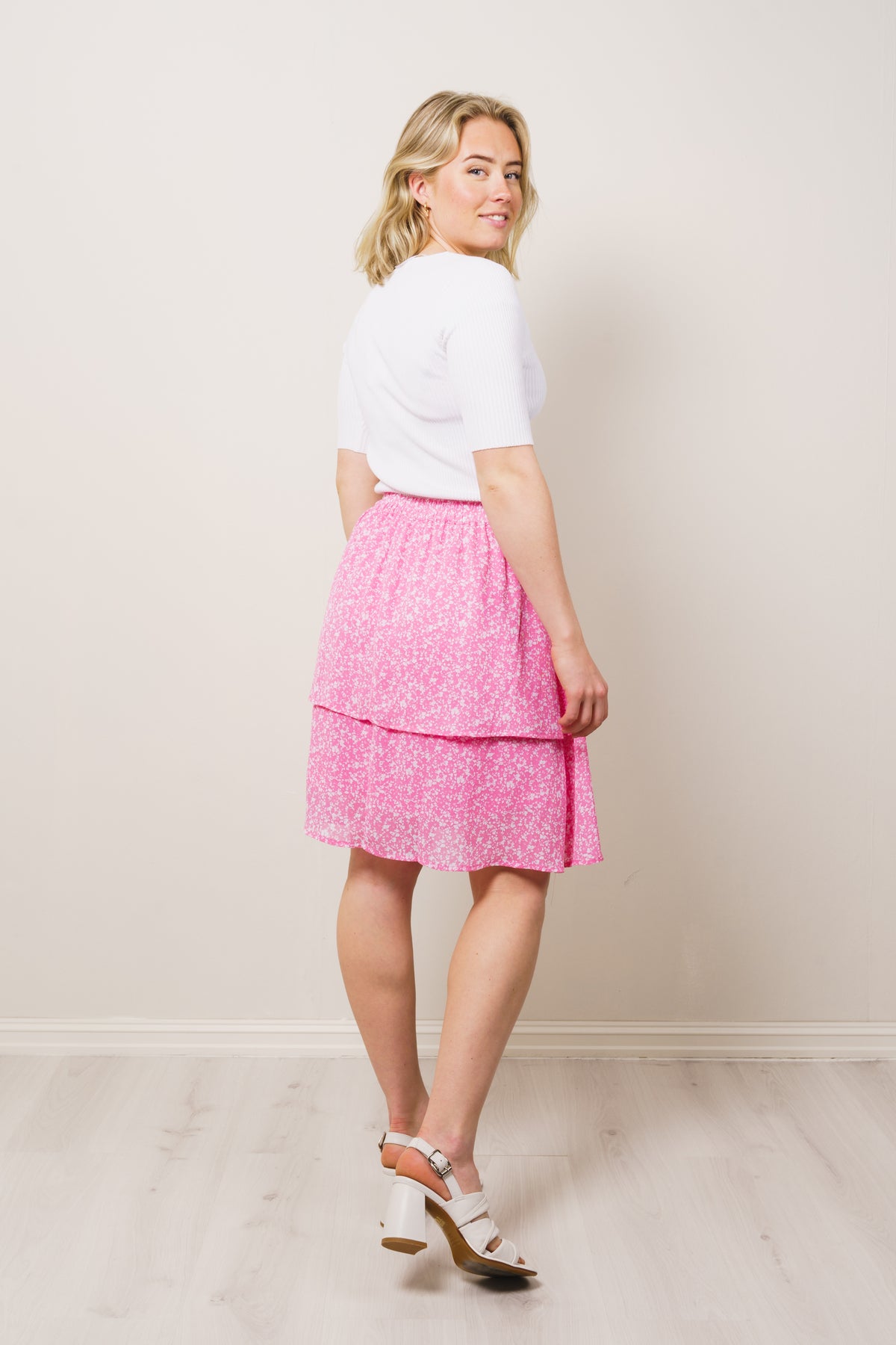 Elanina Rikkelie Short Skirt Aop - White Flowers