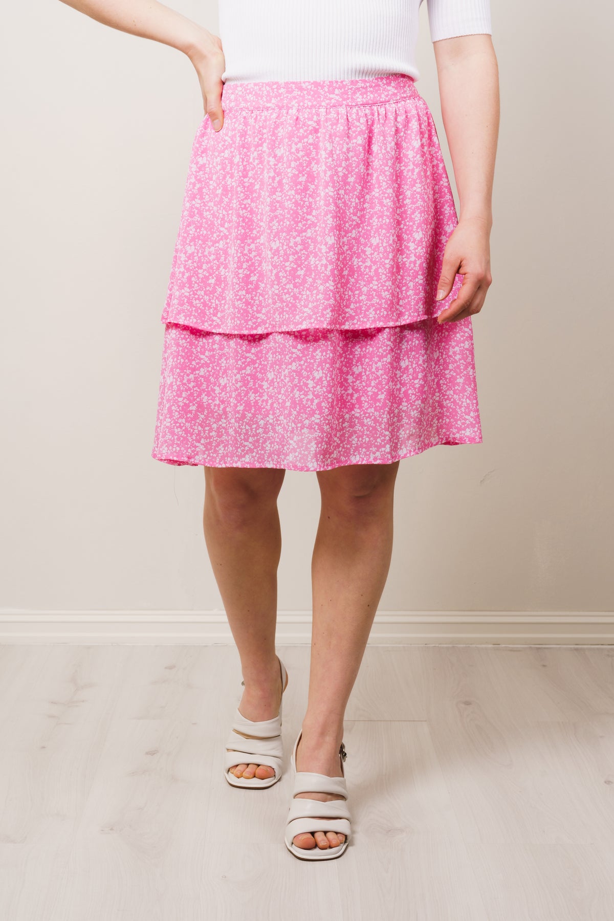 Elanina Rikkelie Short Skirt Aop - White Flowers