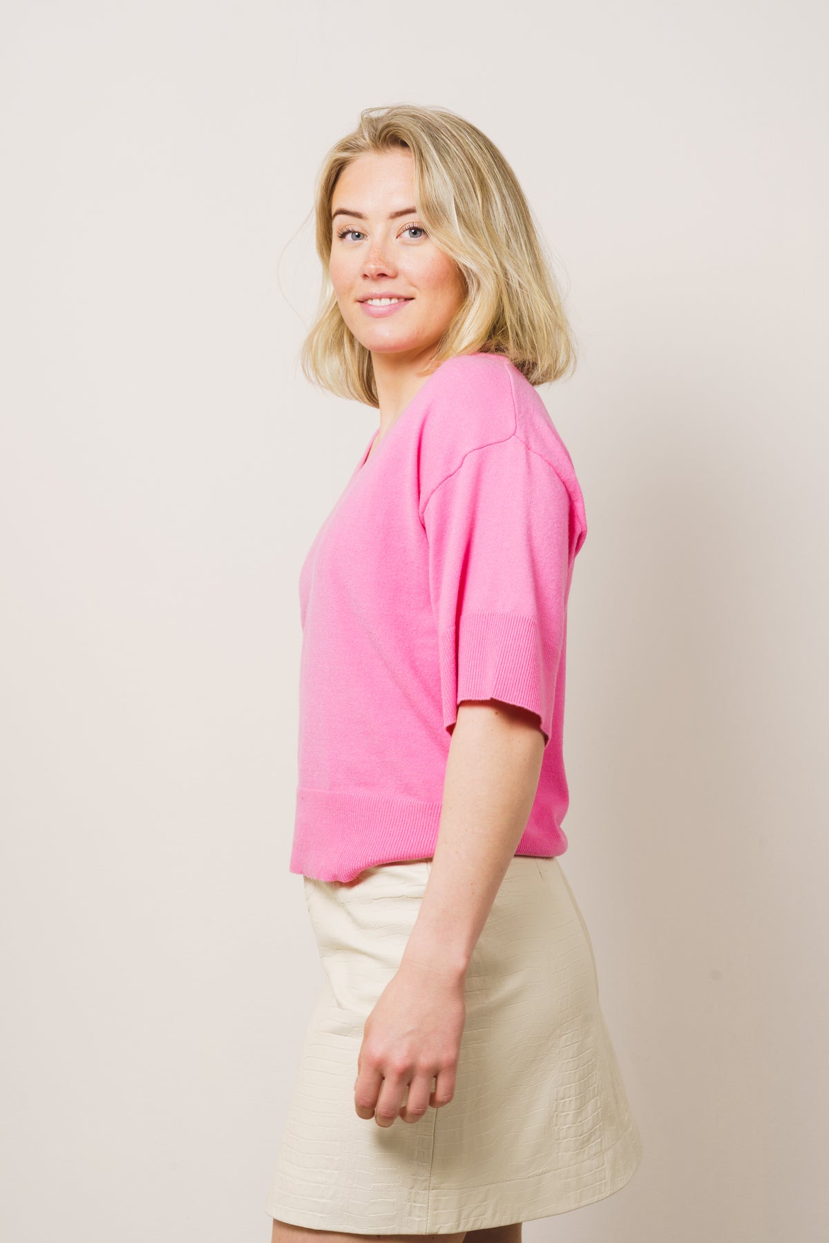 Eslina Rachelle 2/4 V Neck Pullover - Aurora Pink