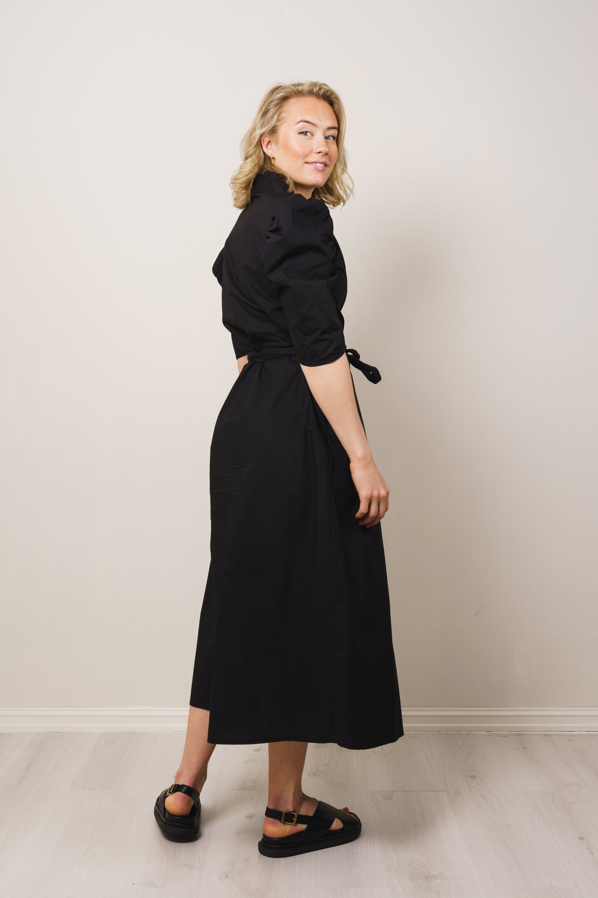Scarlett Solid - Black