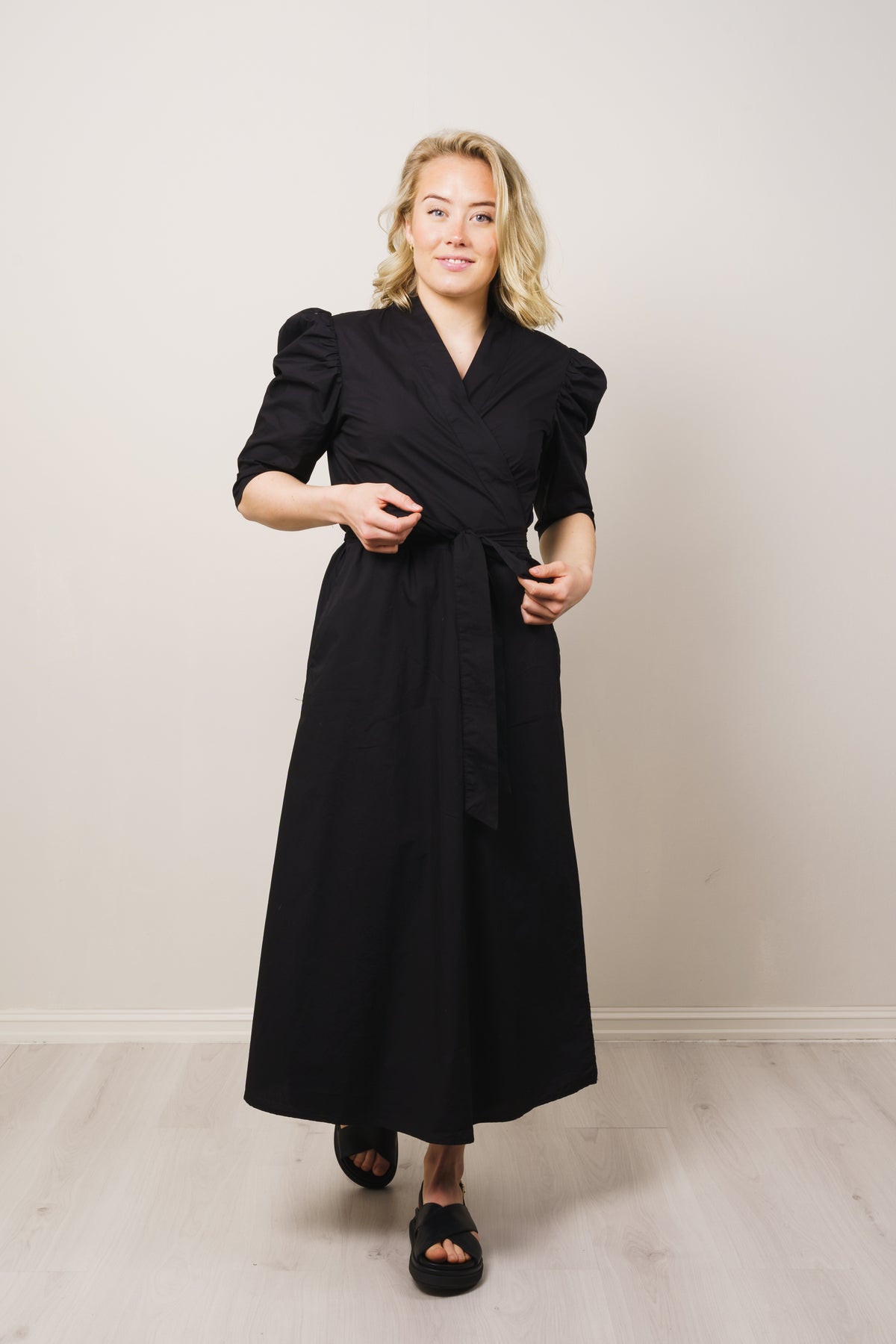 Scarlett Solid - Black