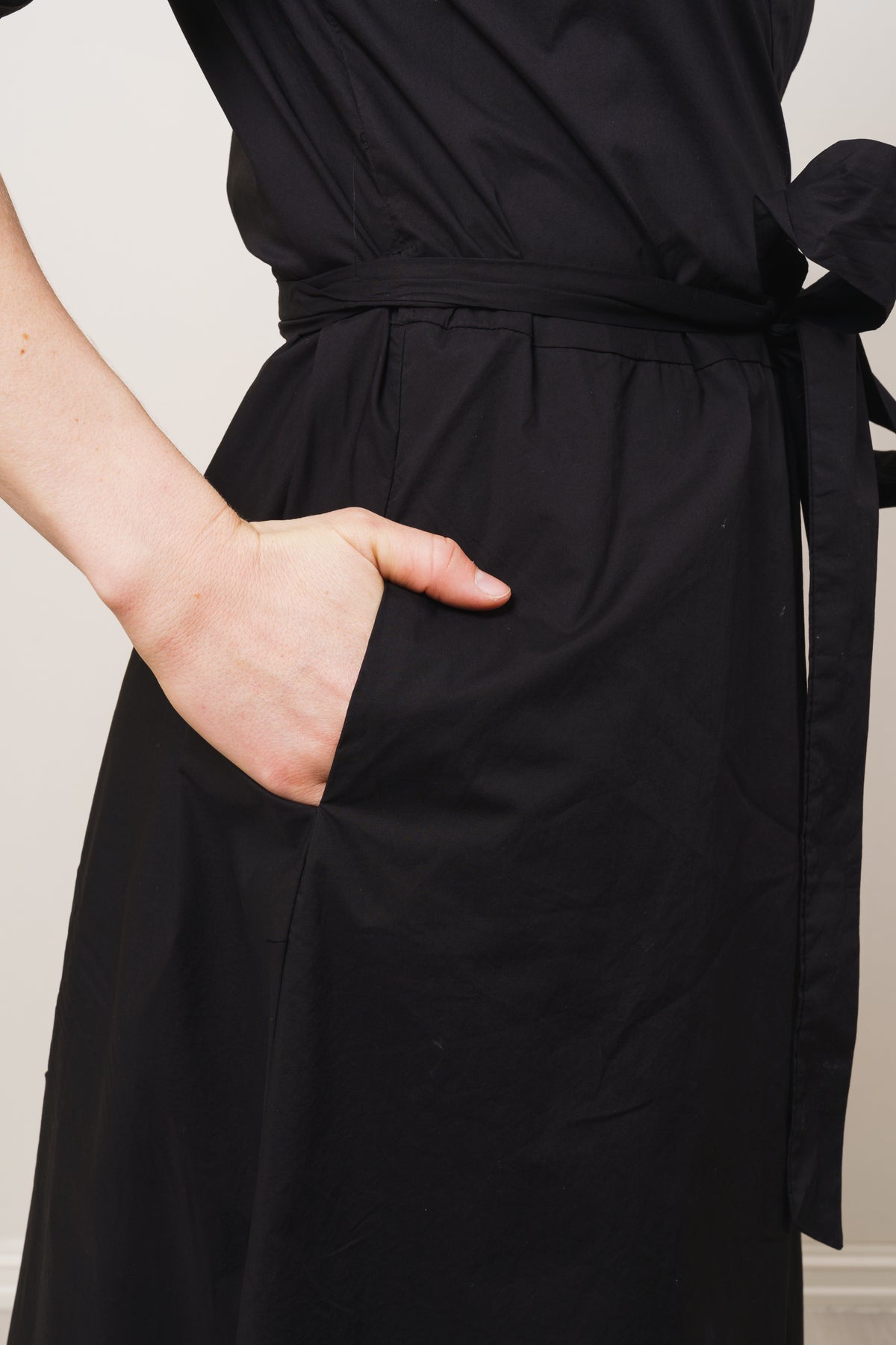 Scarlett Solid - Black