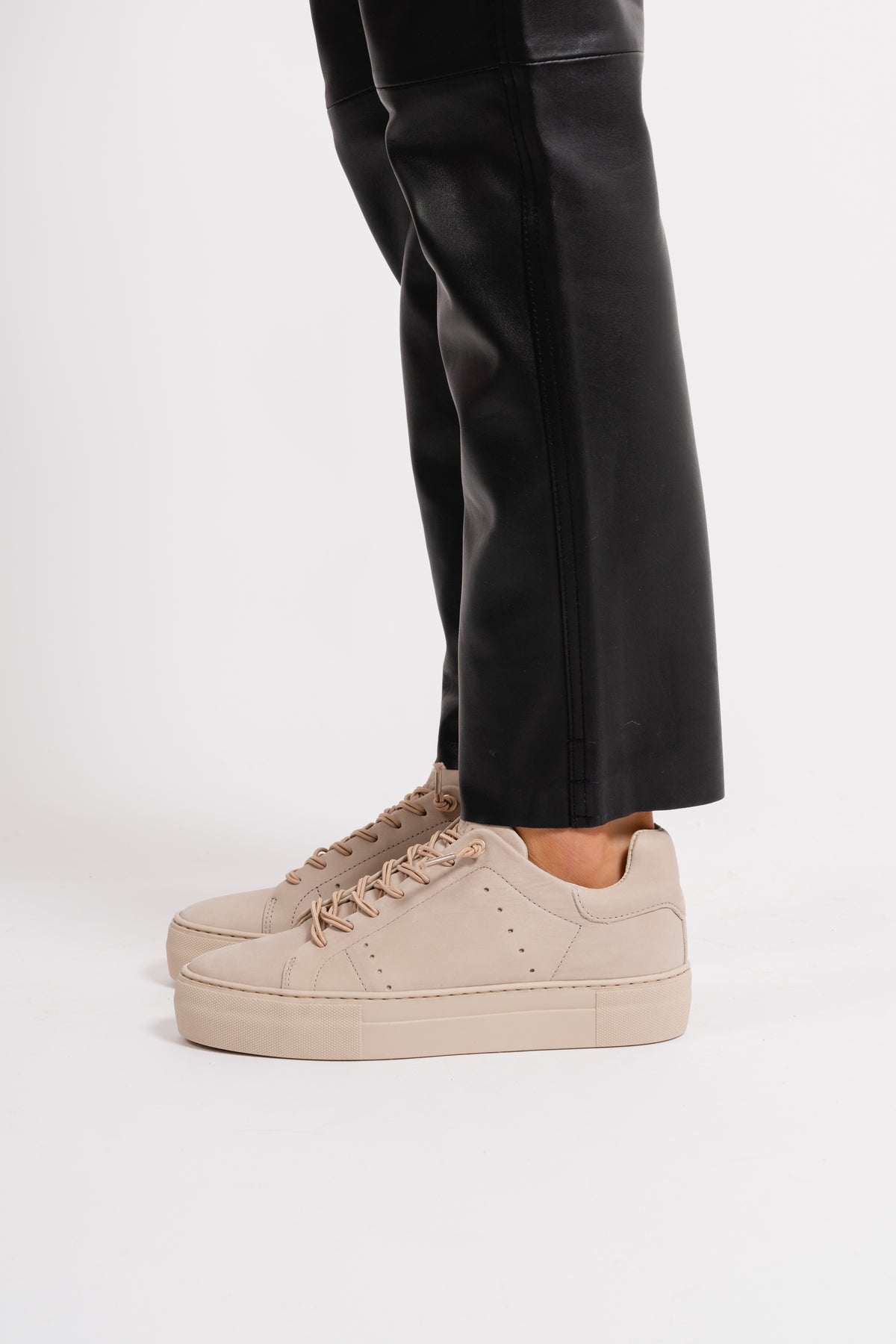 Ibi - Sand Nubuck