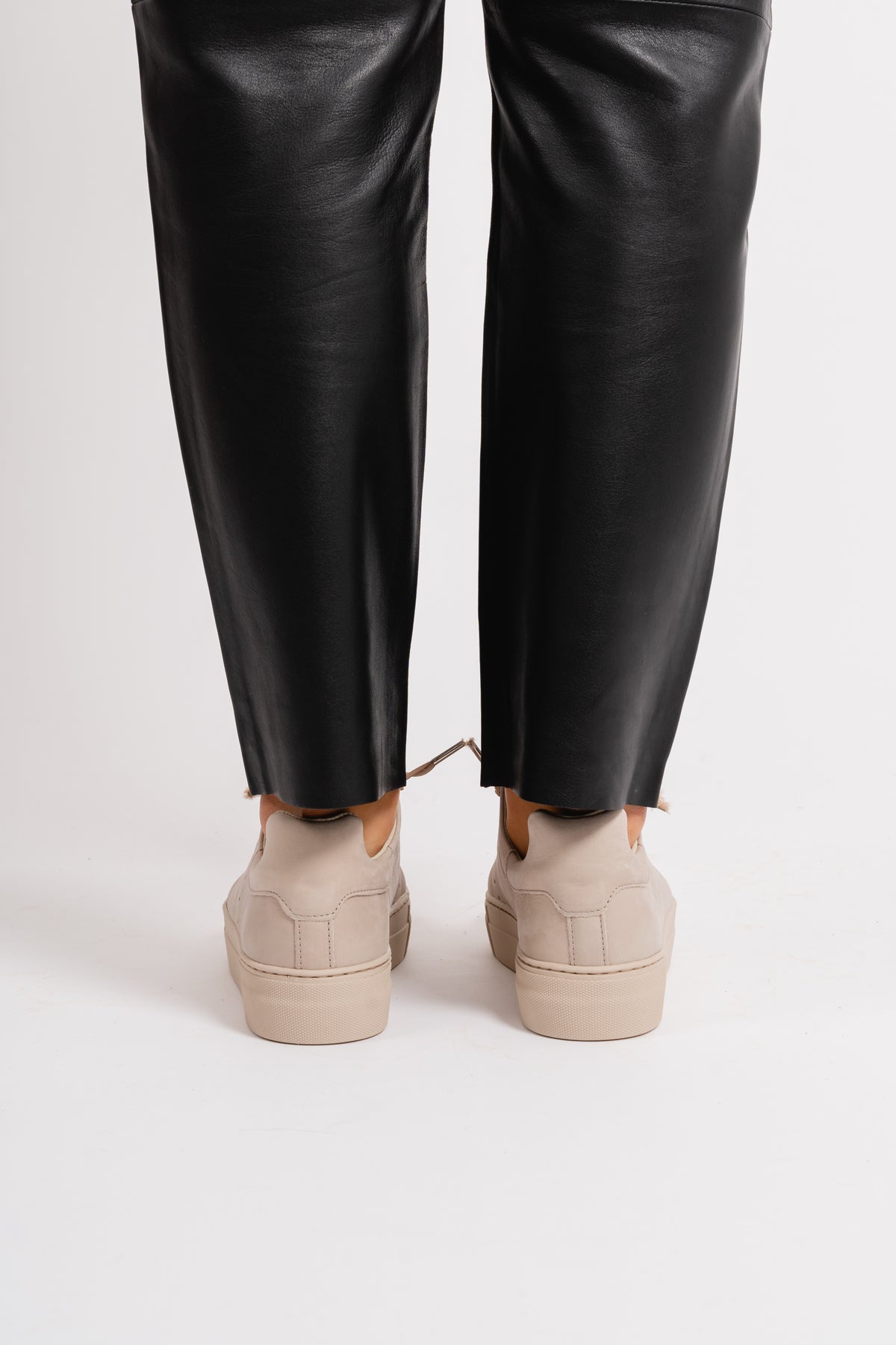Ibi - Sand Nubuck