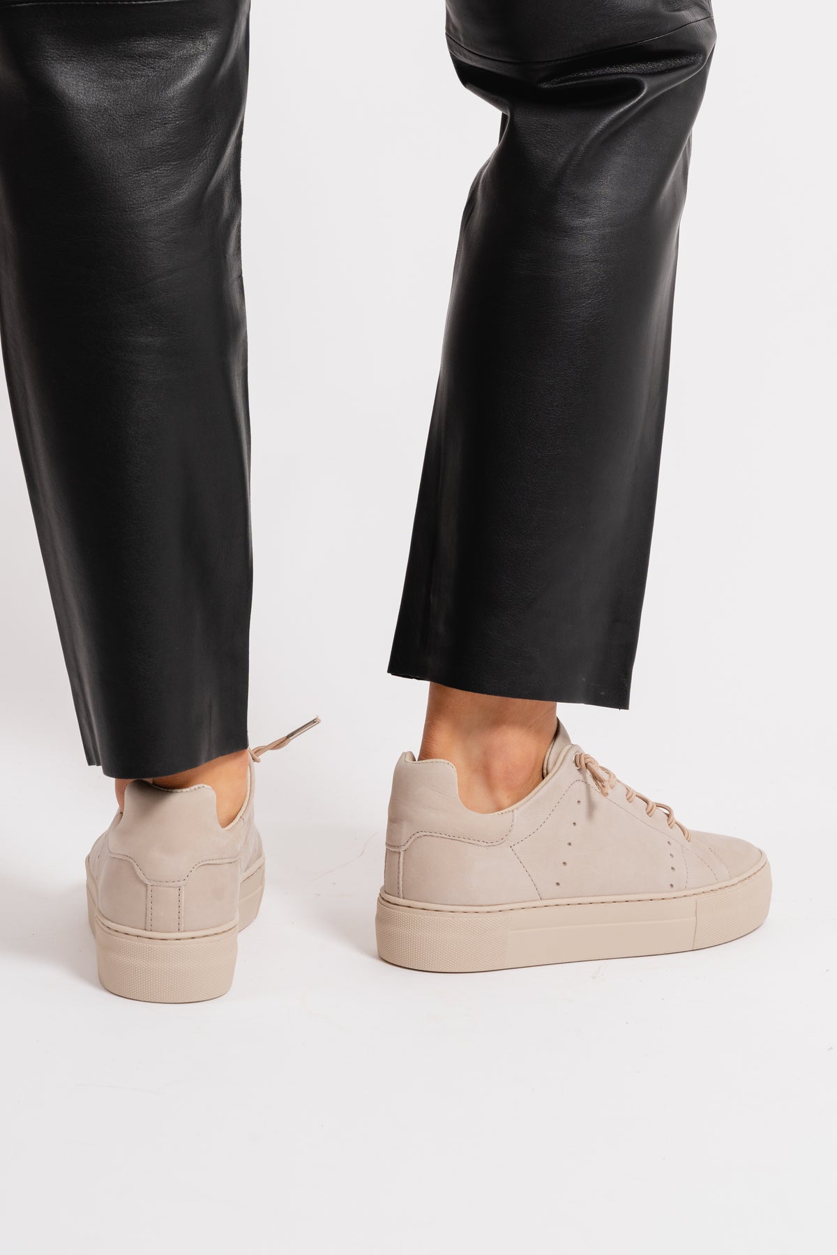Ibi - Sand Nubuck