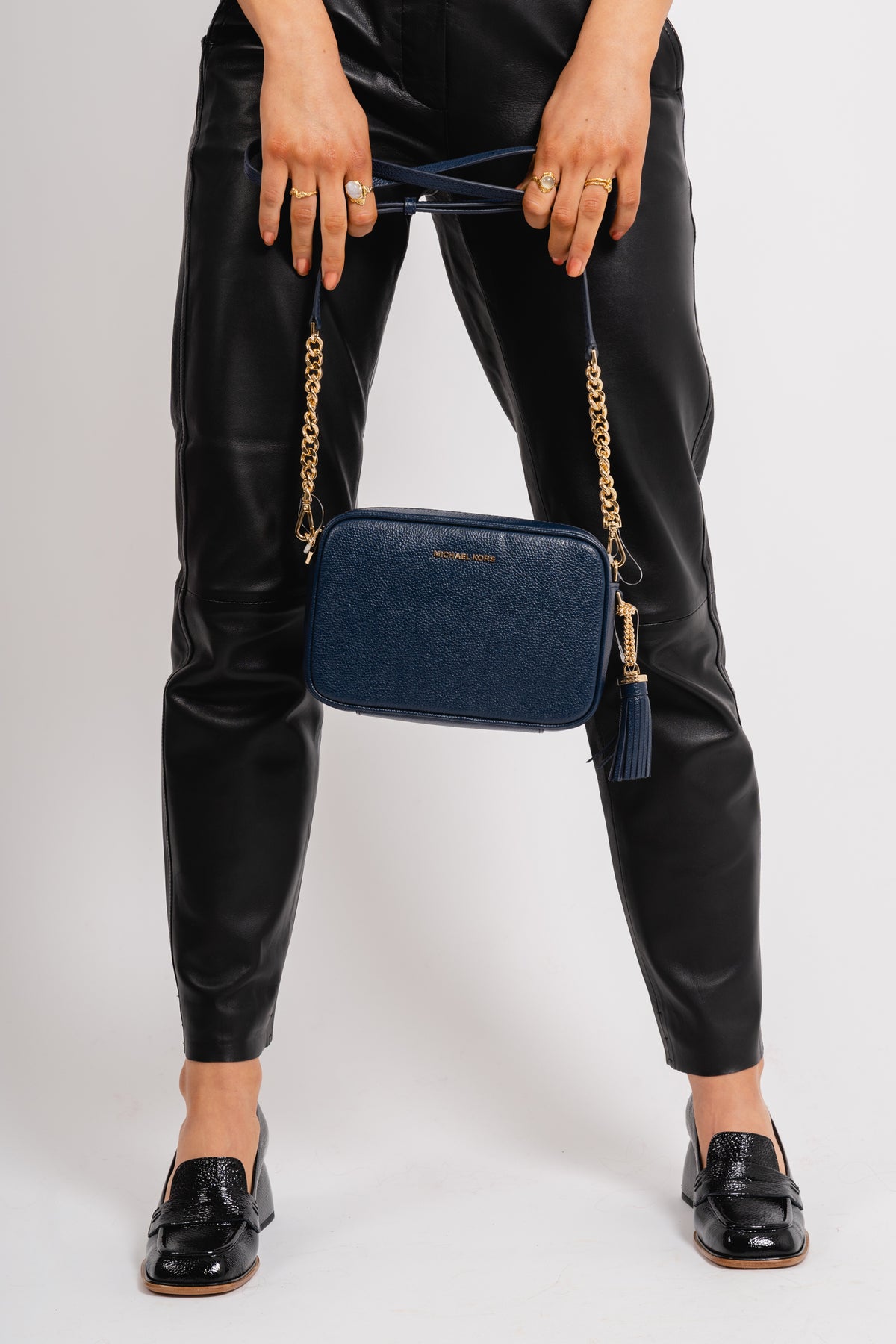 Jet Set Medium Pebbled Leather Crossbody Bag - Navy