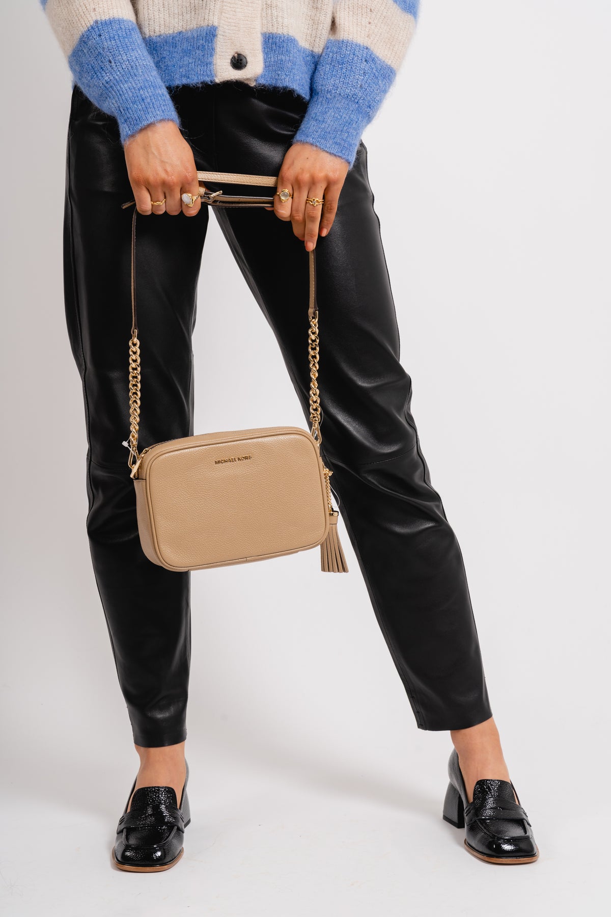 Jet Set Medium Pebbled Leather Crossbody Bag - Camel