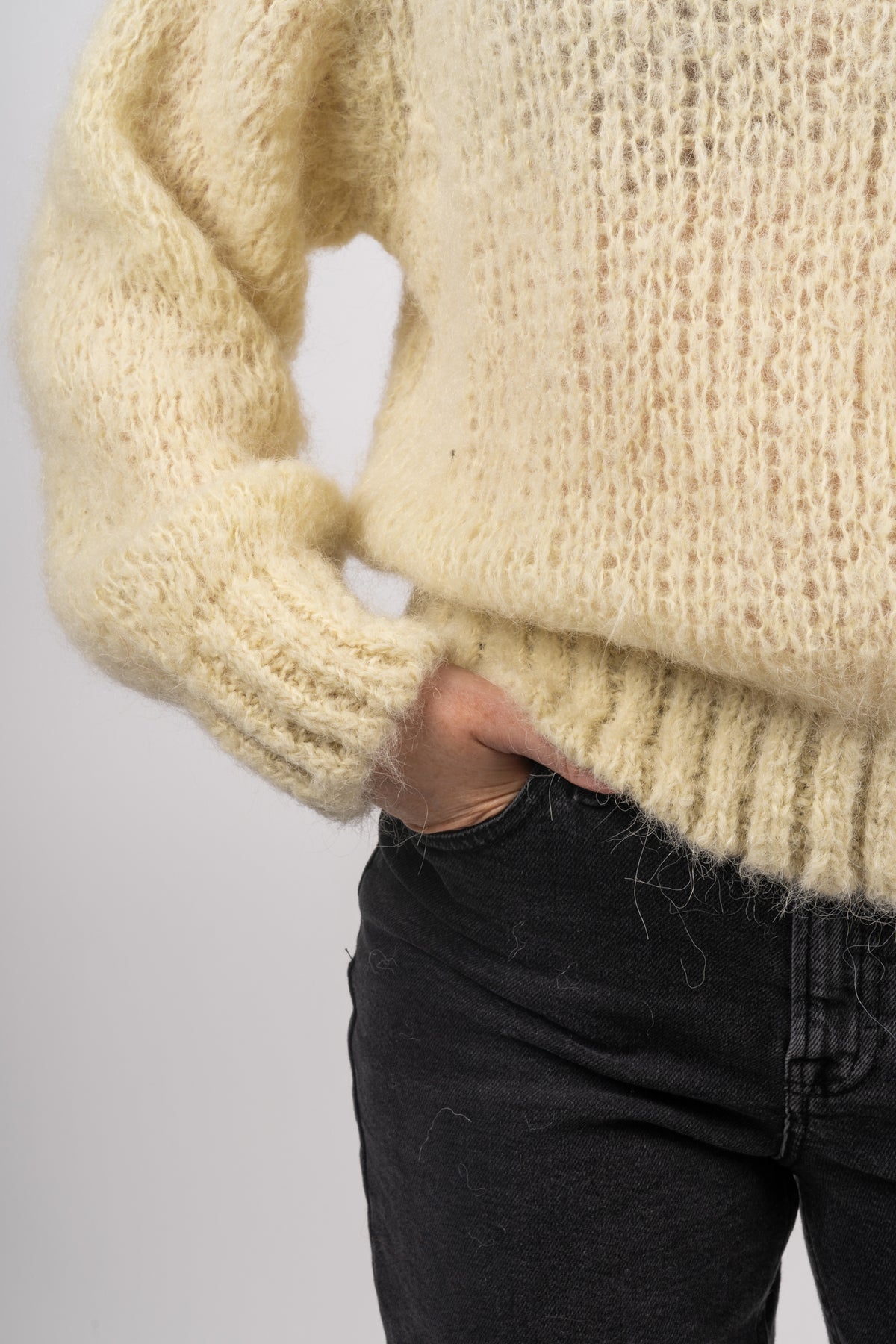 Leonnie Alpaca Pullover - Light Yellow