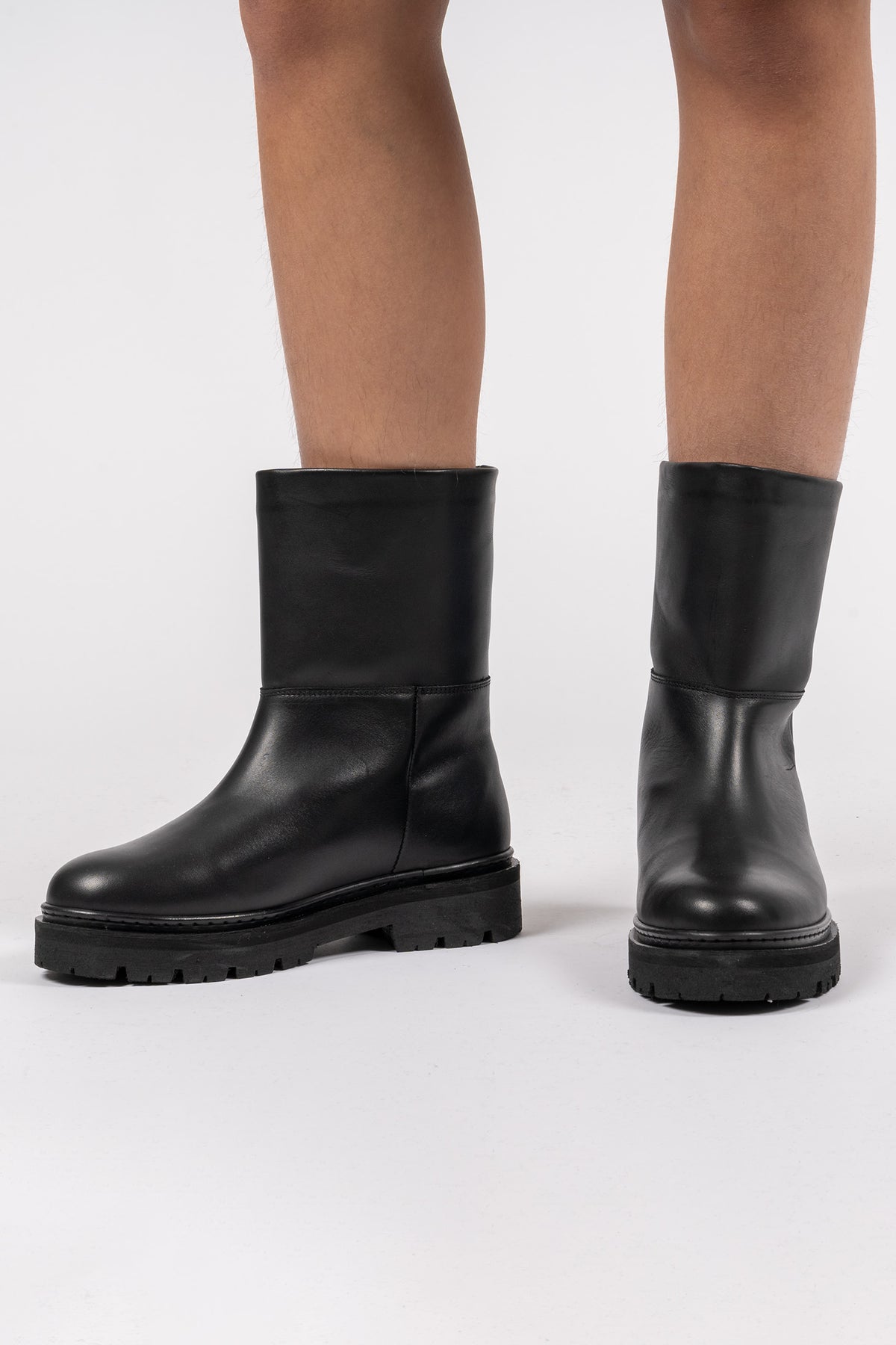 Hug Boot - Black