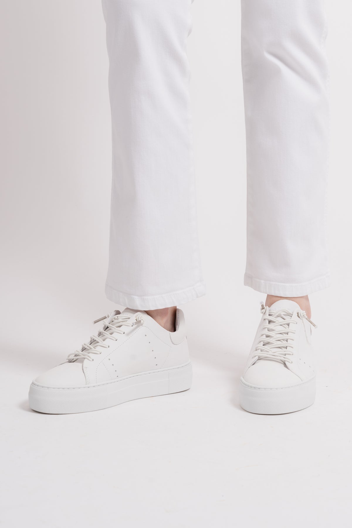 Ibi - White