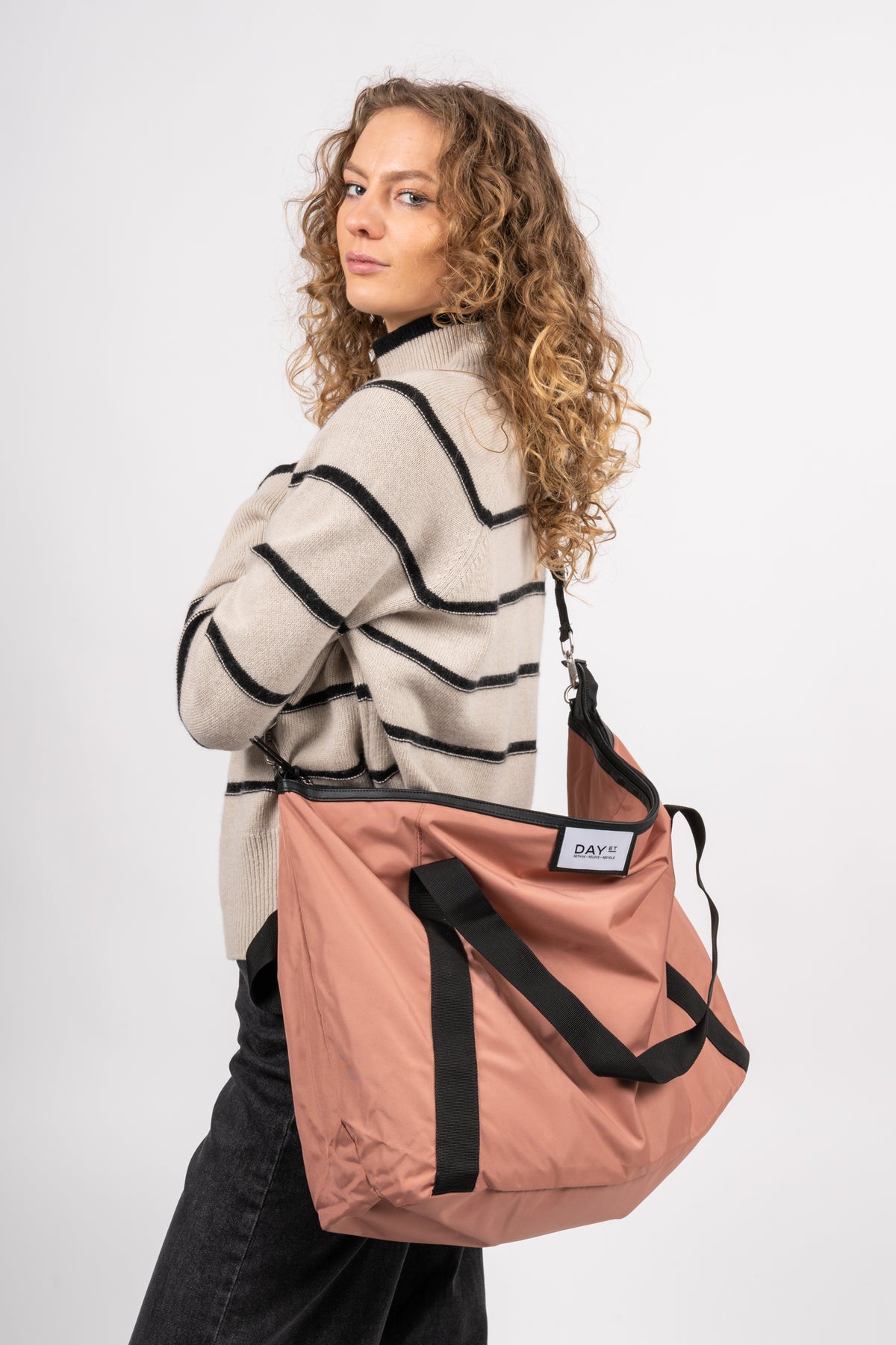 Day Gweneth Re-S XL Cross - Ash Rose