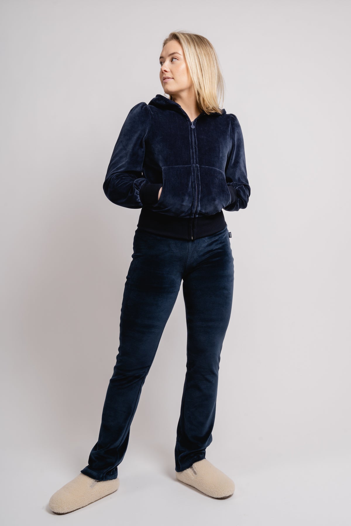 Mynde Velour Pants - Navy