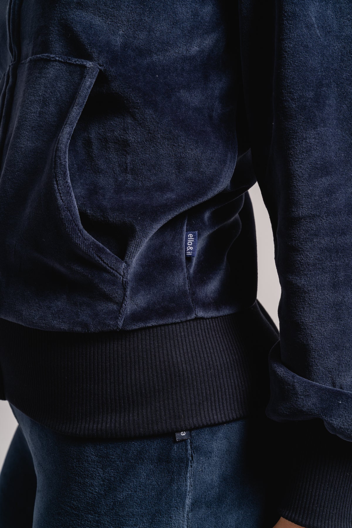 Mim Velour Jacket - Navy