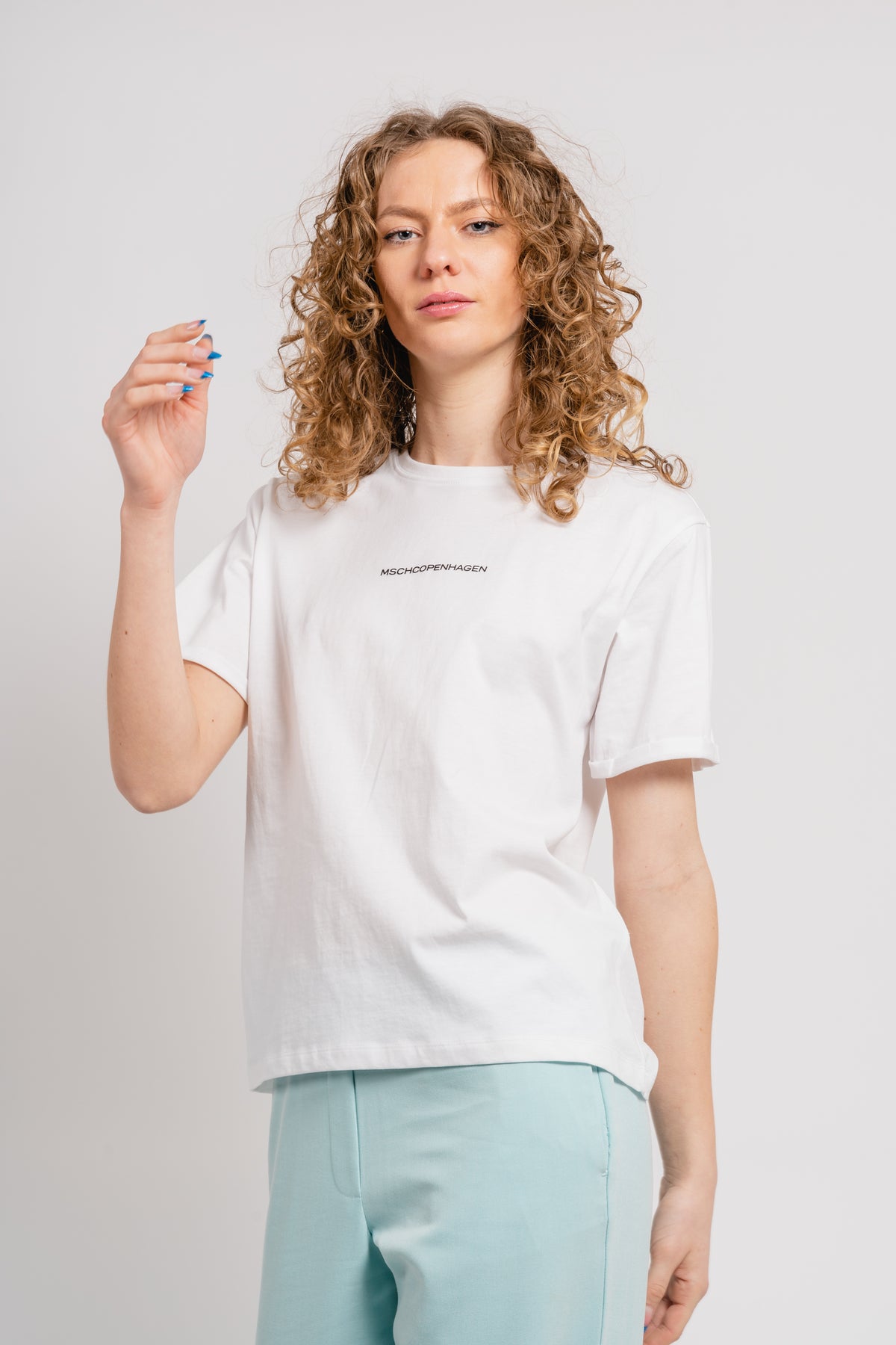 Terina Organic Small Logo Tee - Vit/Svart