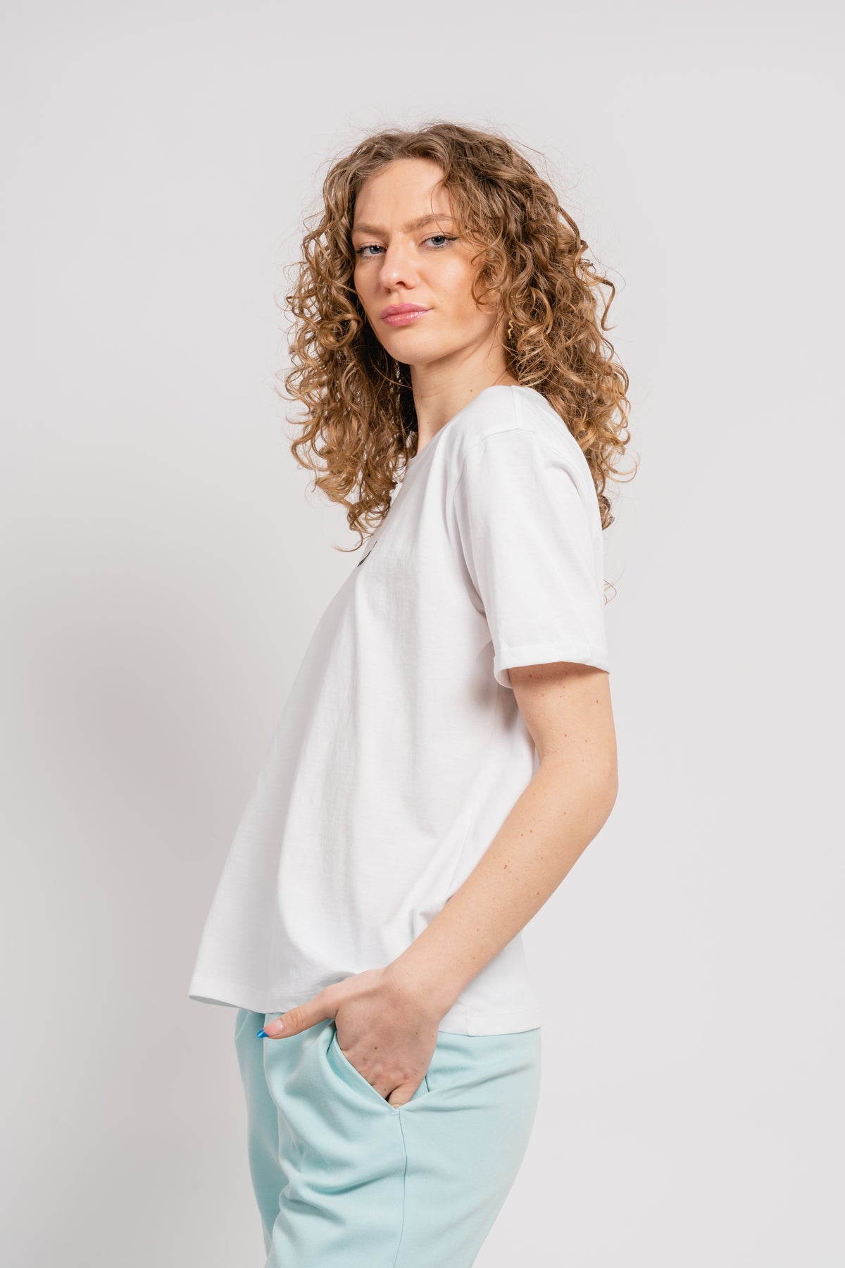 Terina Organic Small Logo Tee - Vit/Svart