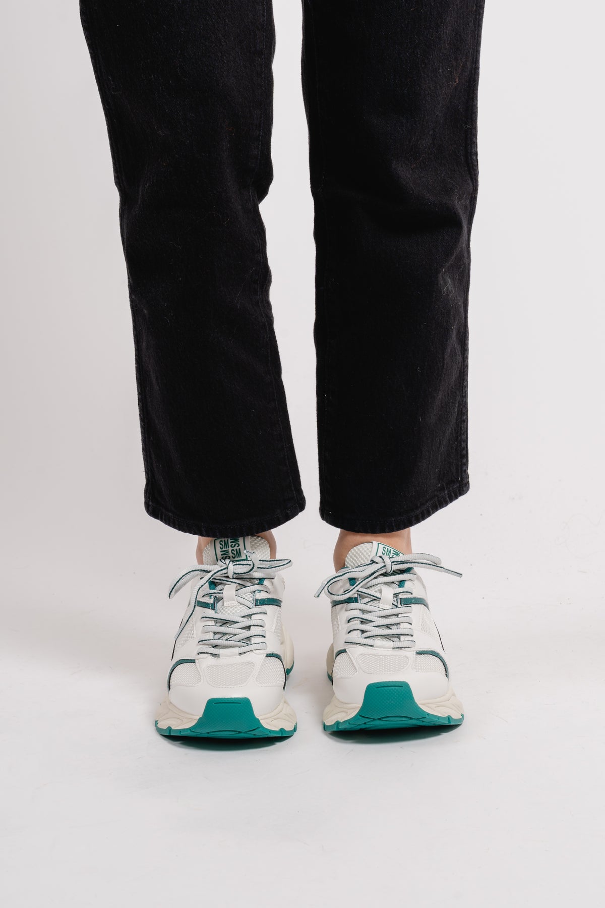Standout - White/Emerald
