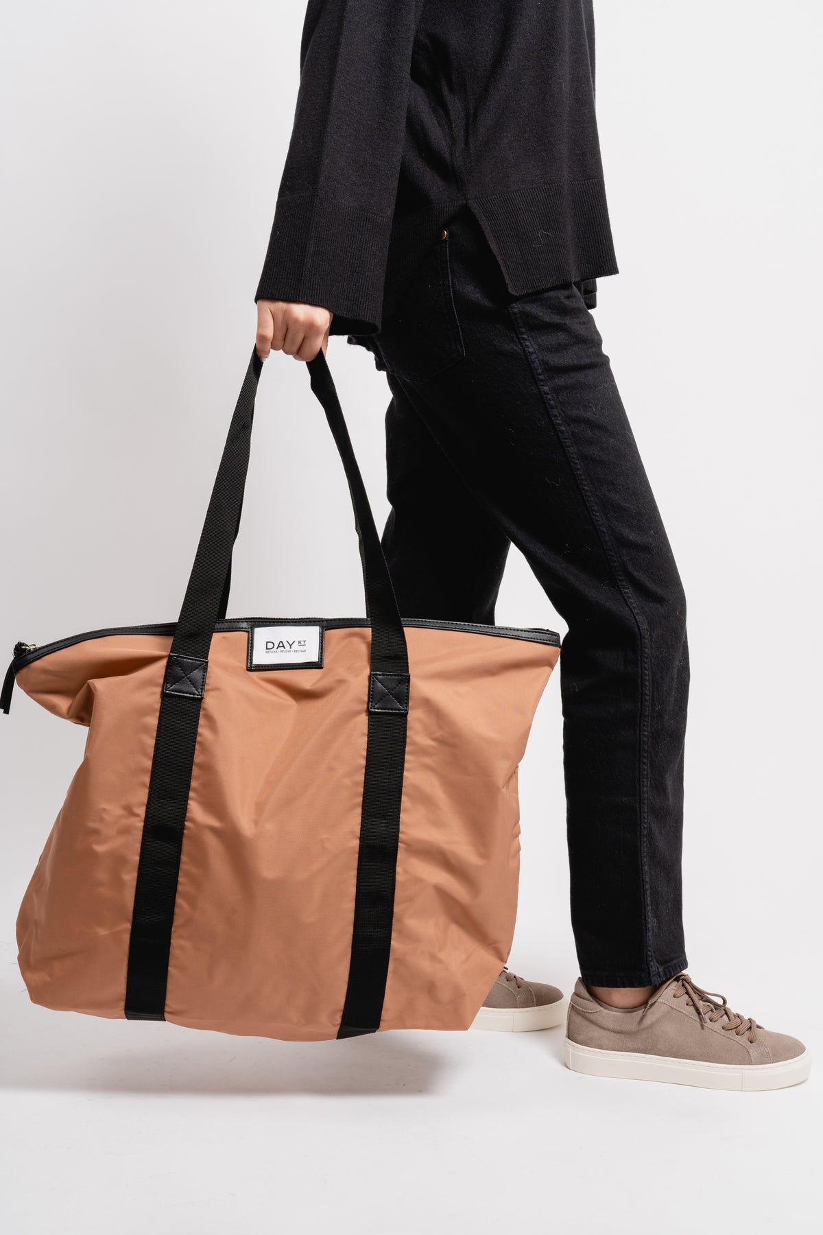 Day Gweneth Re-S Bag M - Mocha Mousse