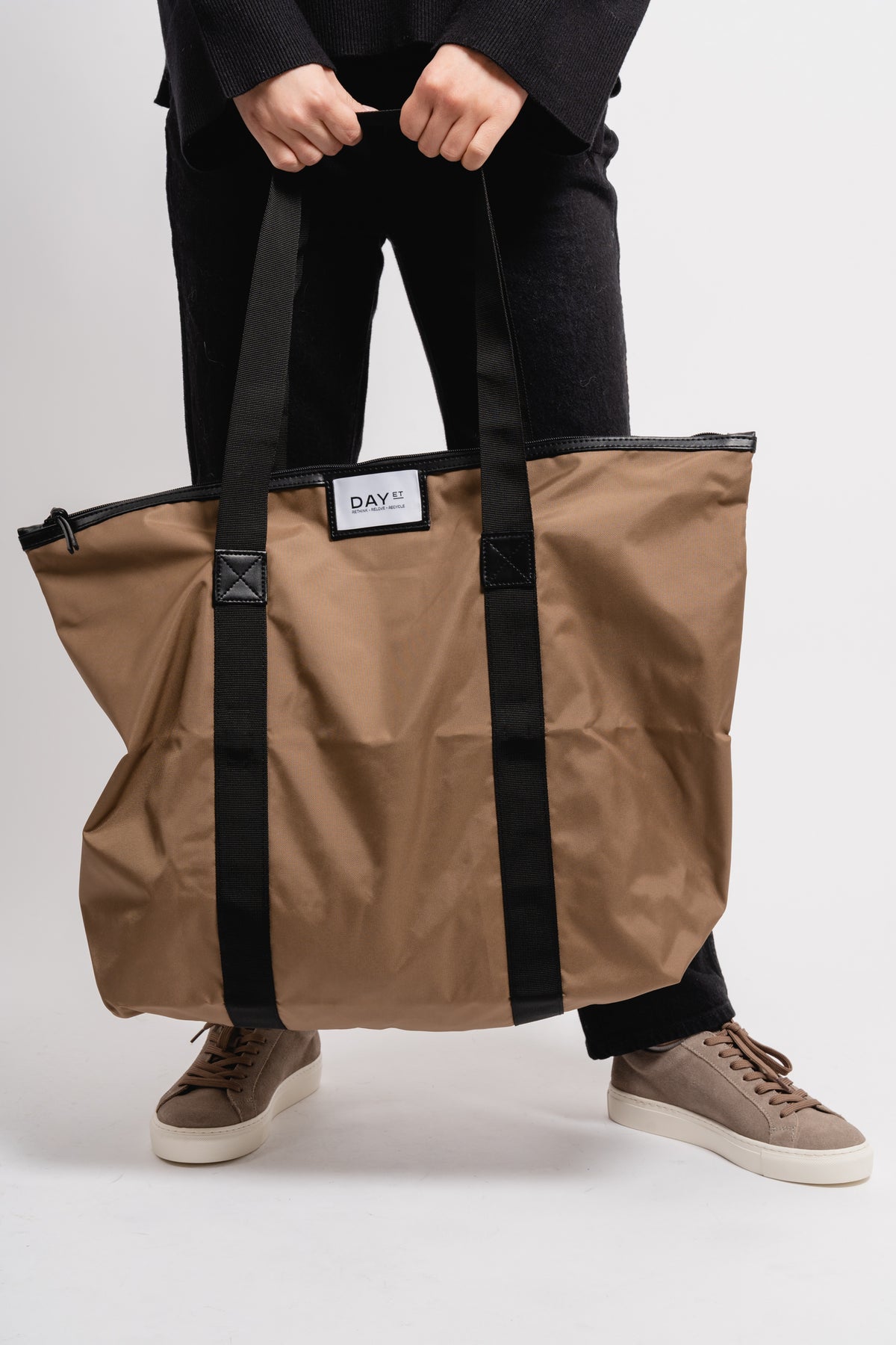 Day Gweneth Re-S Bag M - Caribou