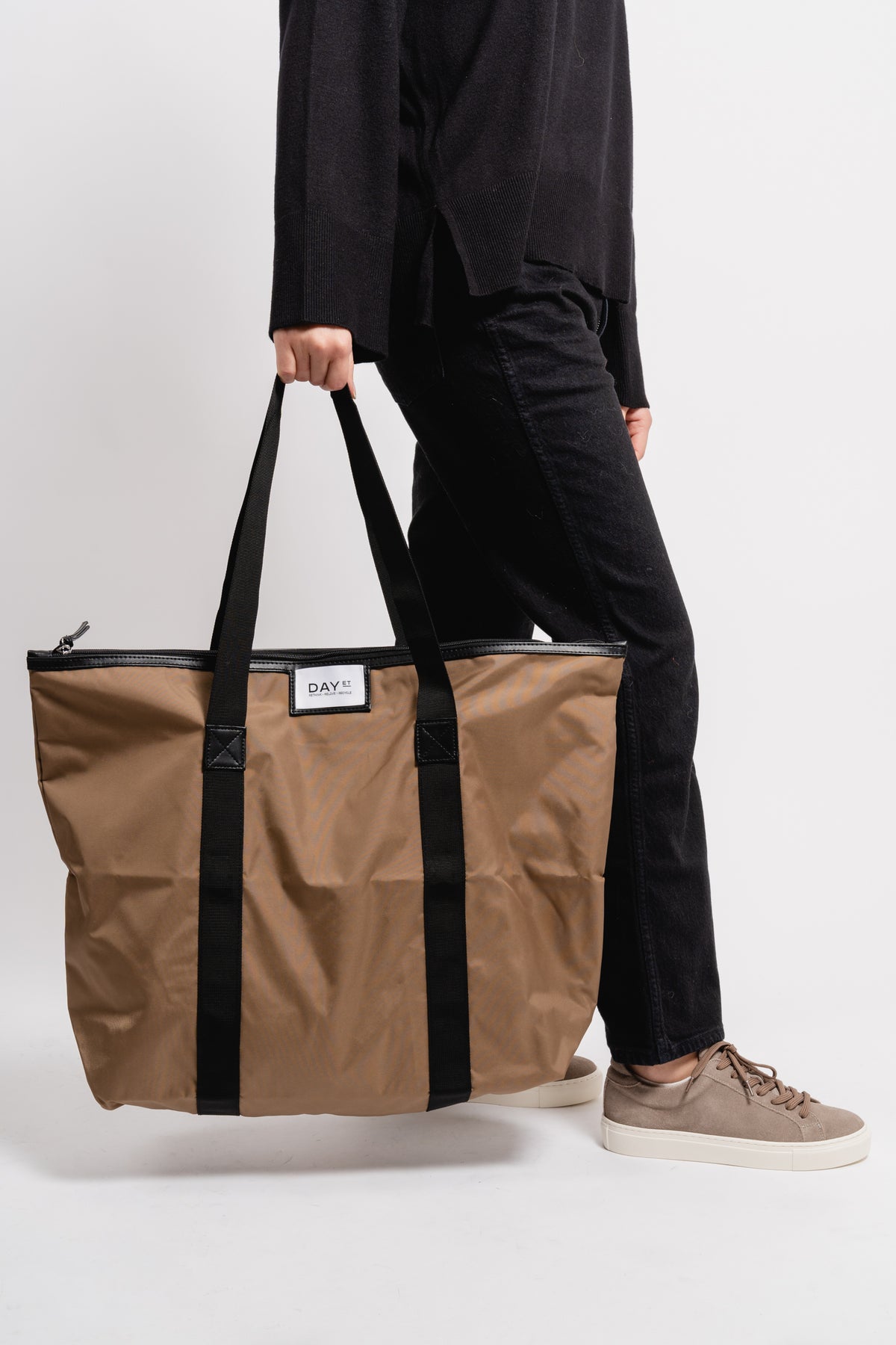 Day Gweneth Re-S Bag M - Caribou