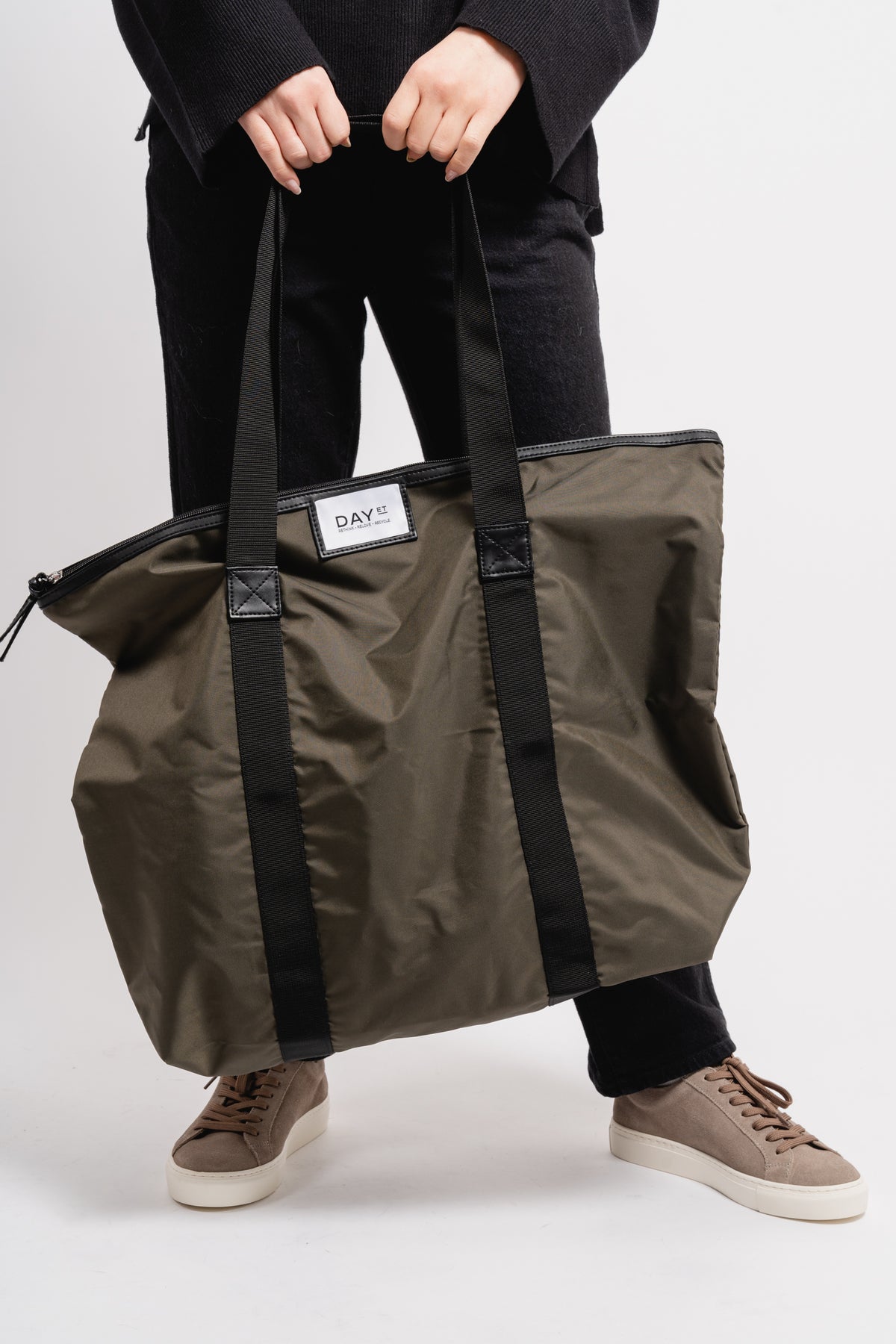 Day Gweneth Re-S Bag M - Tarmac