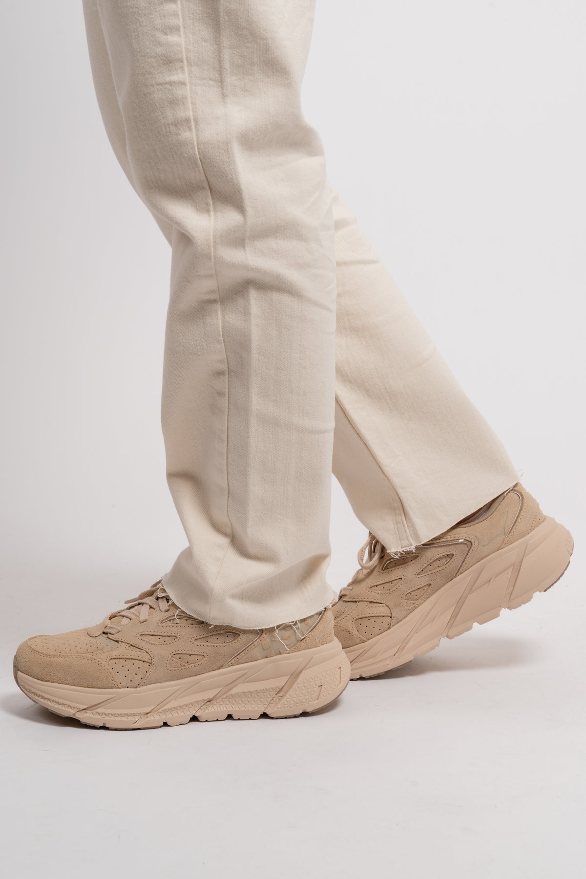 U Clifton L Suede - Shifting Sand/Dune