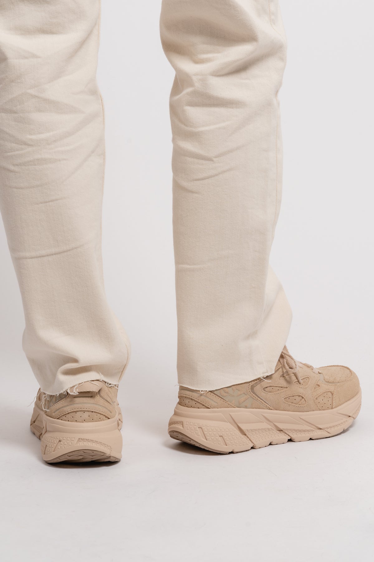 U Clifton L Suede - Shifting Sand/Dune