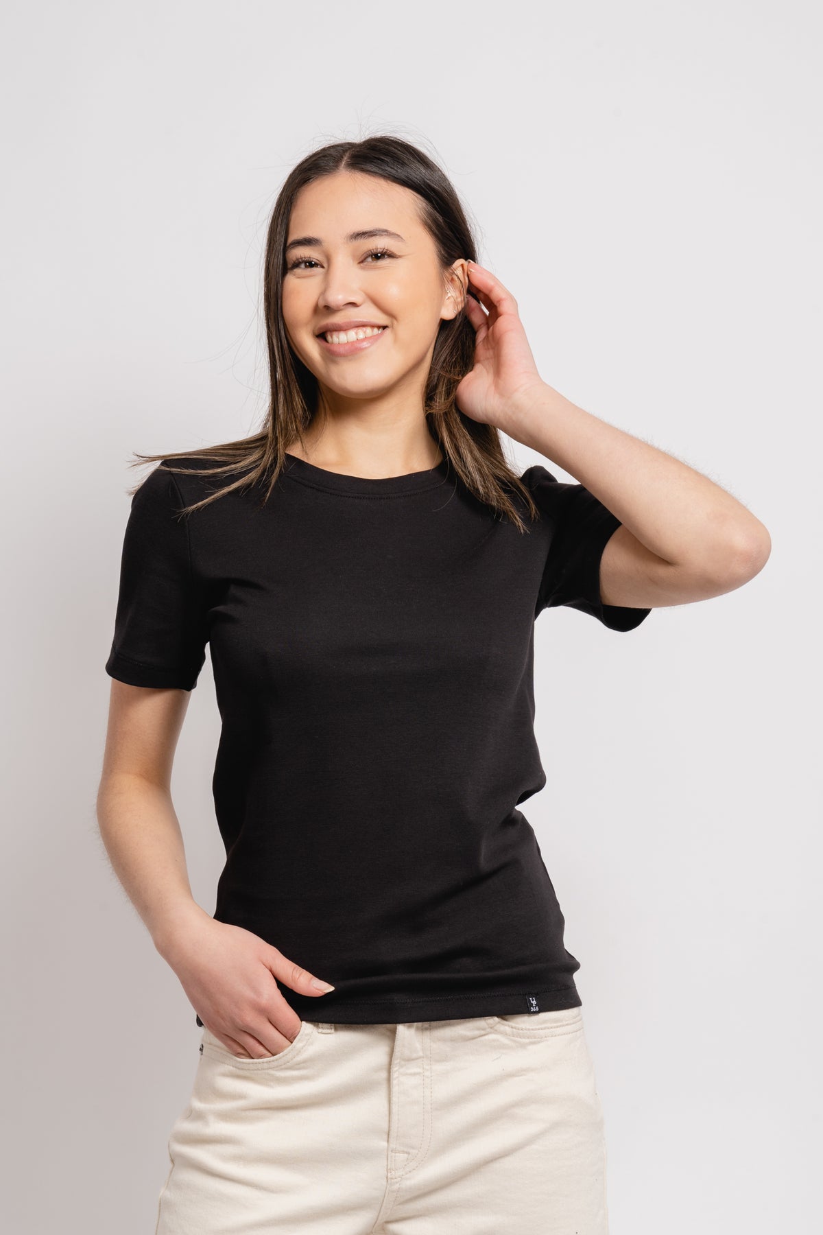 Linn Tee - Svart
