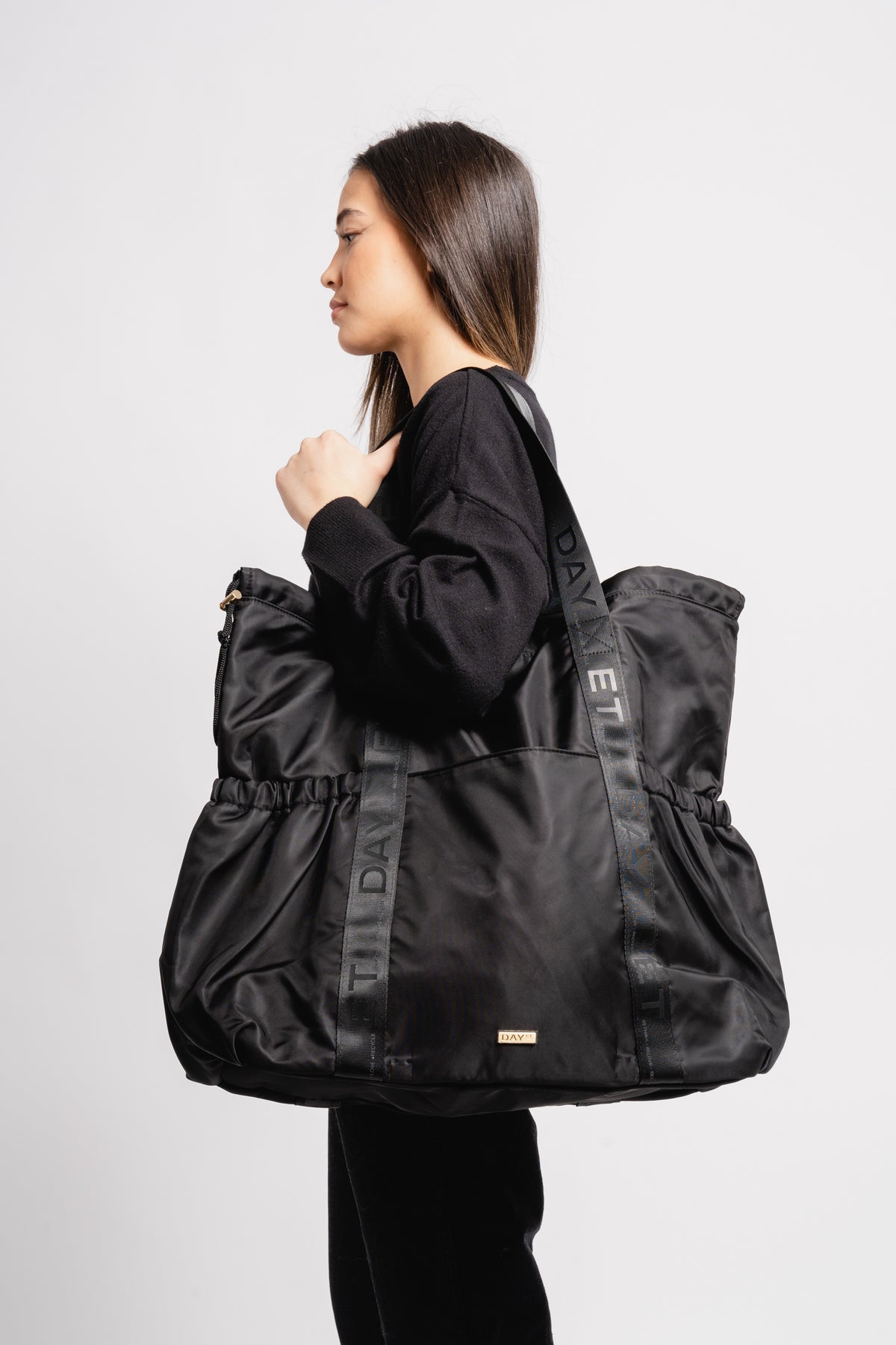 Day Re-Logo Band Crease Bag - Black