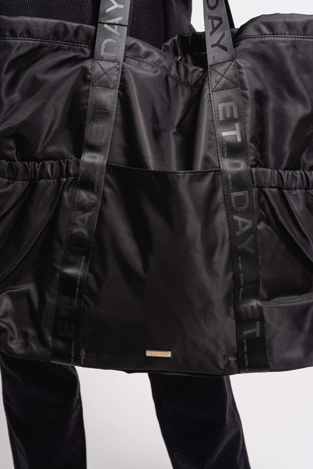 Day Re-Logo Band Crease Bag - Black