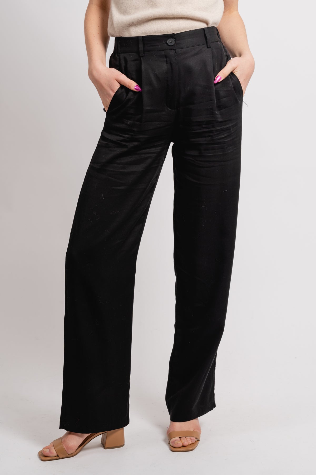 Alecia 1 - Black