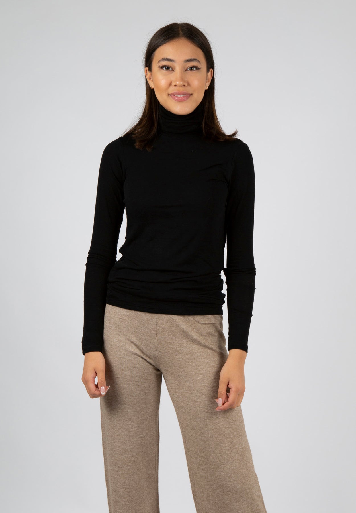 Matima T-Neck Tee - Svart
