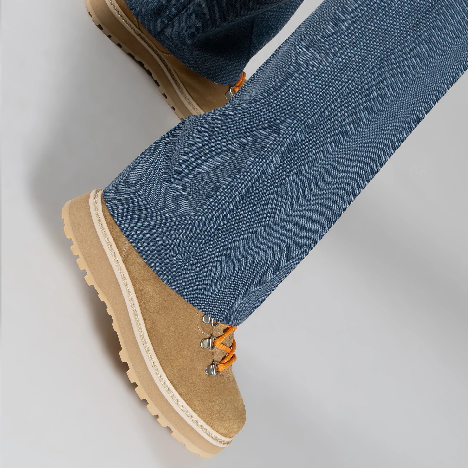 Hiking Suede - Nude